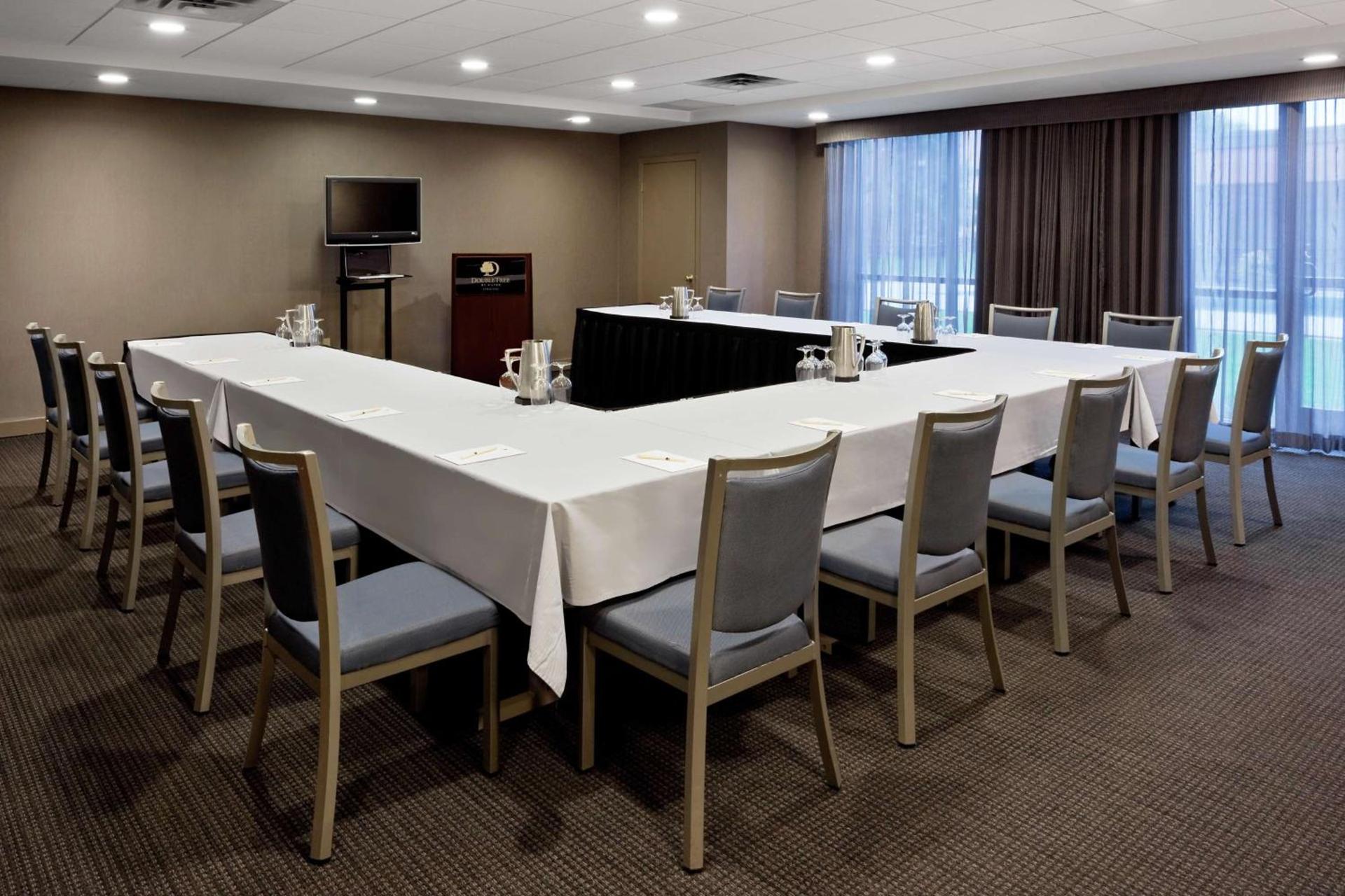 DoubleTree by Hilton Hotel Syracuse photo 56