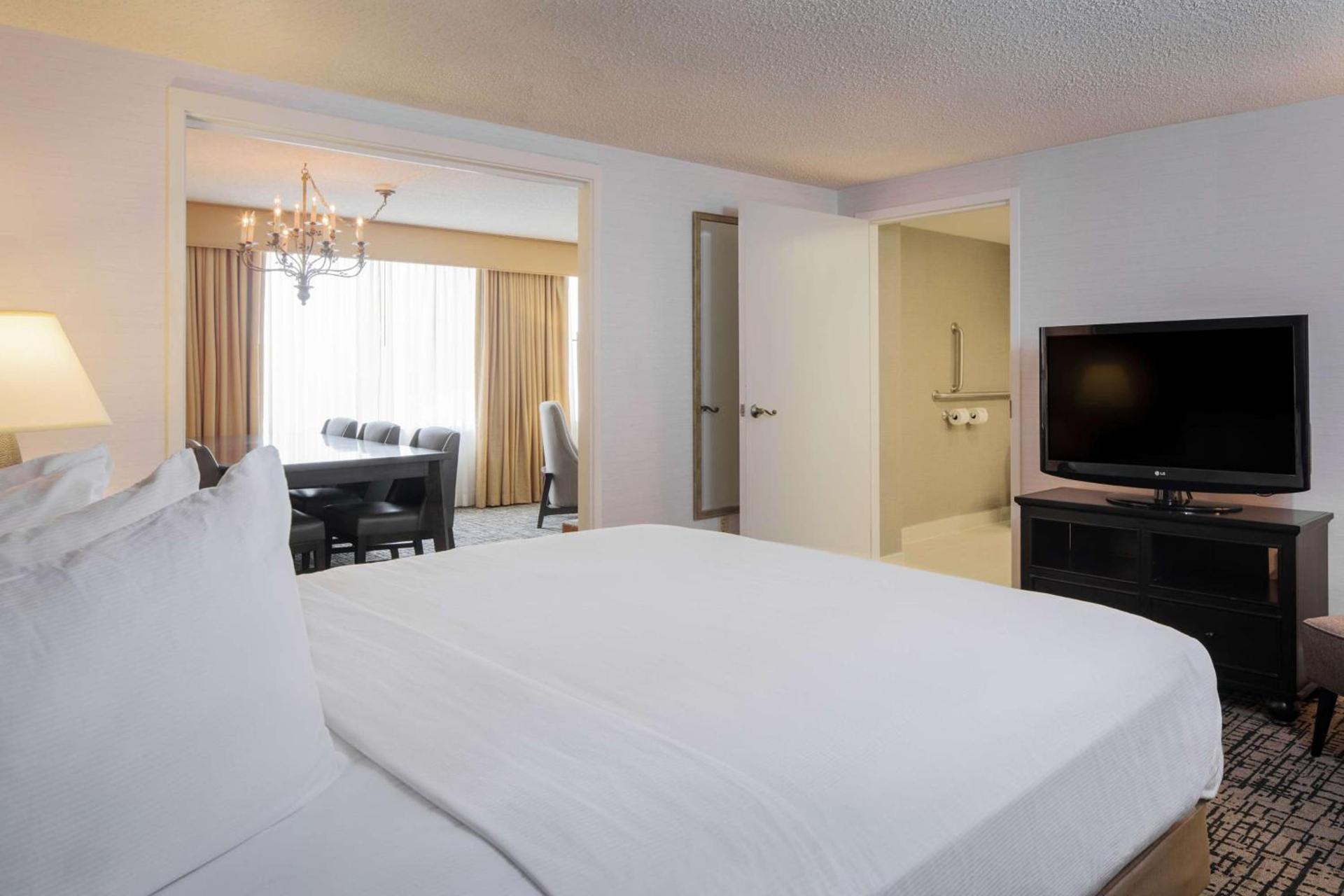 DoubleTree by Hilton Hotel Syracuse photo 60