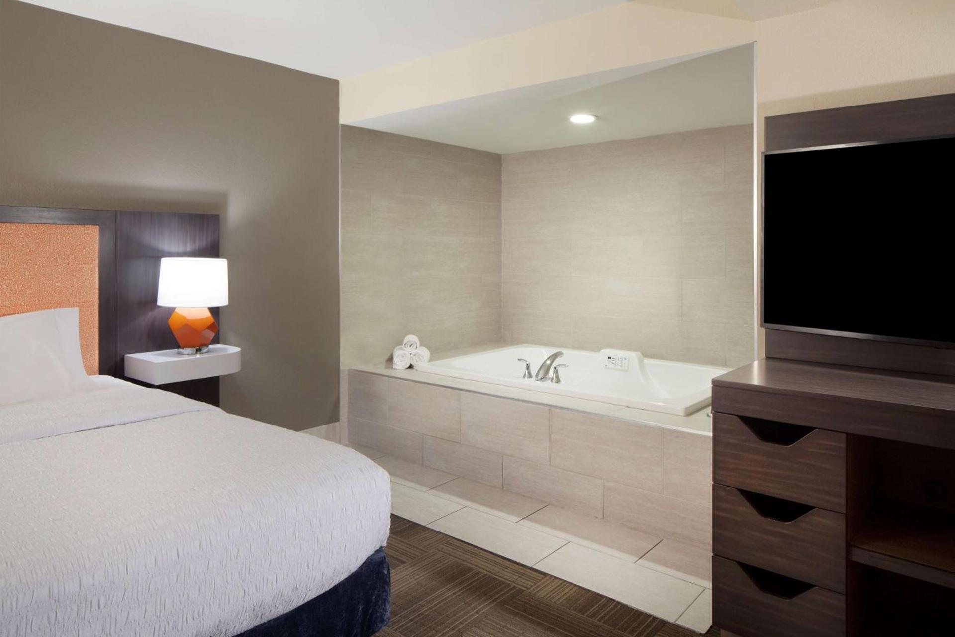 Hampton Inn Charleston-Southridge photo 32