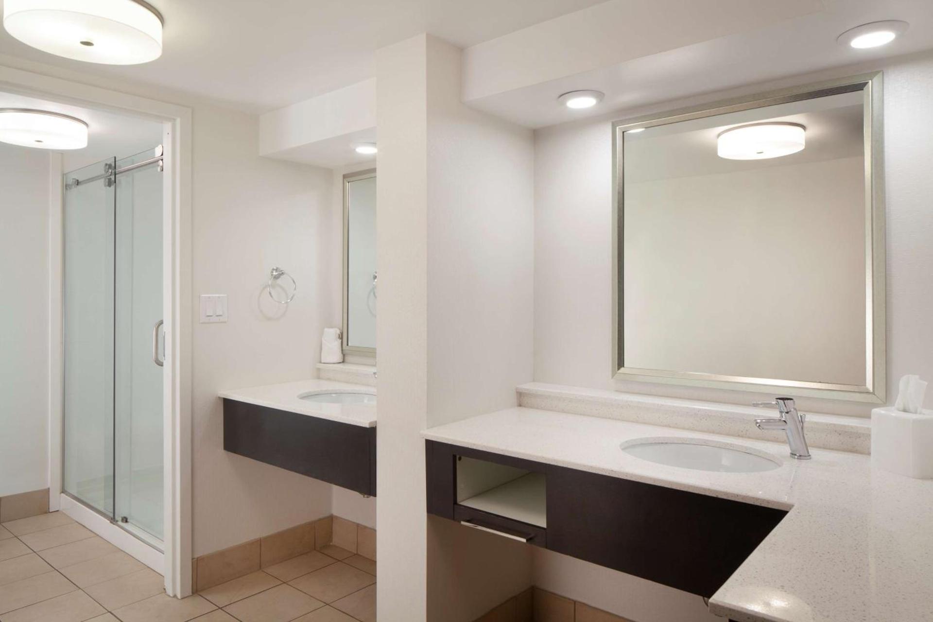 Hampton Inn Charleston-Southridge photo 33