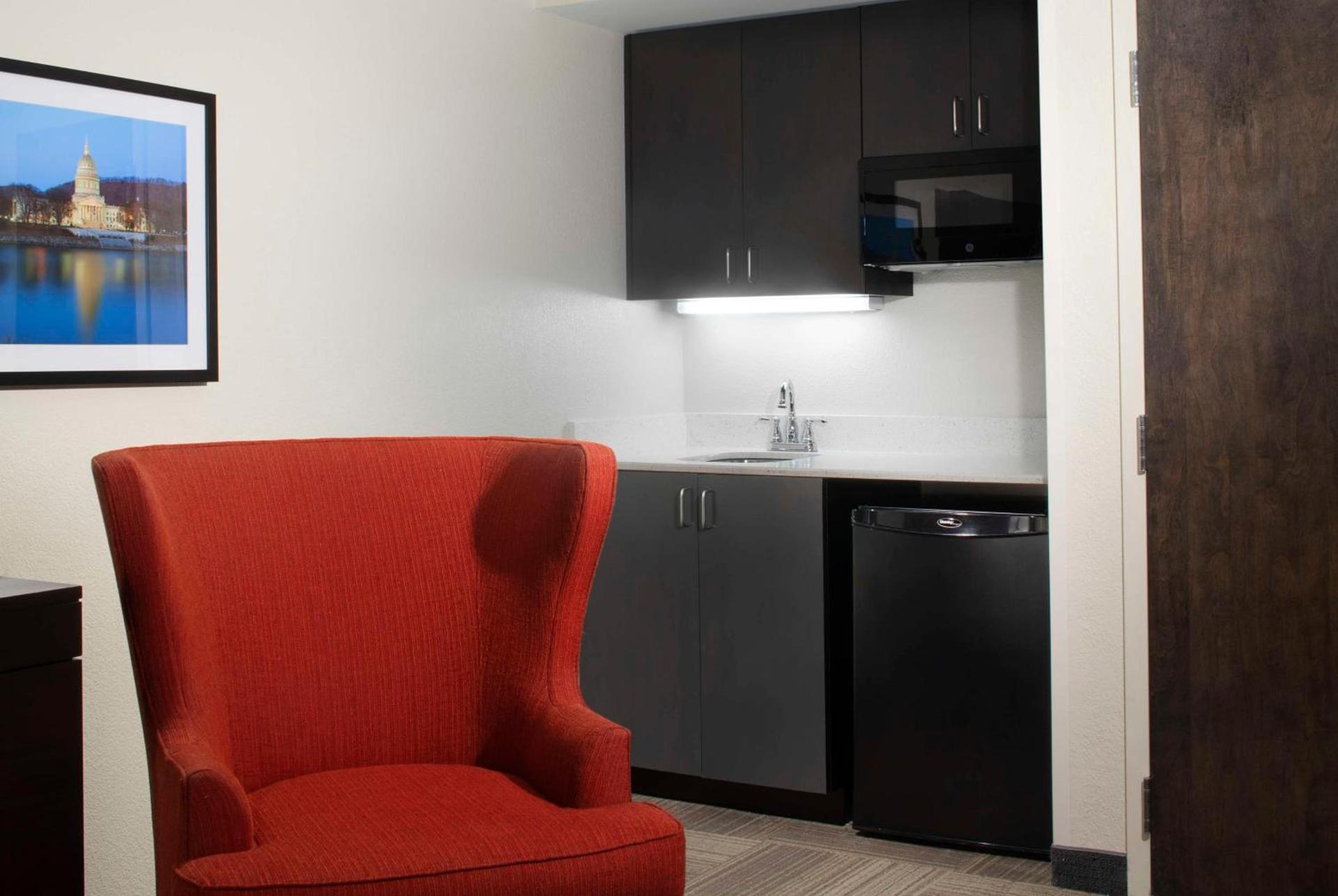 Hampton Inn Charleston-Southridge photo 40