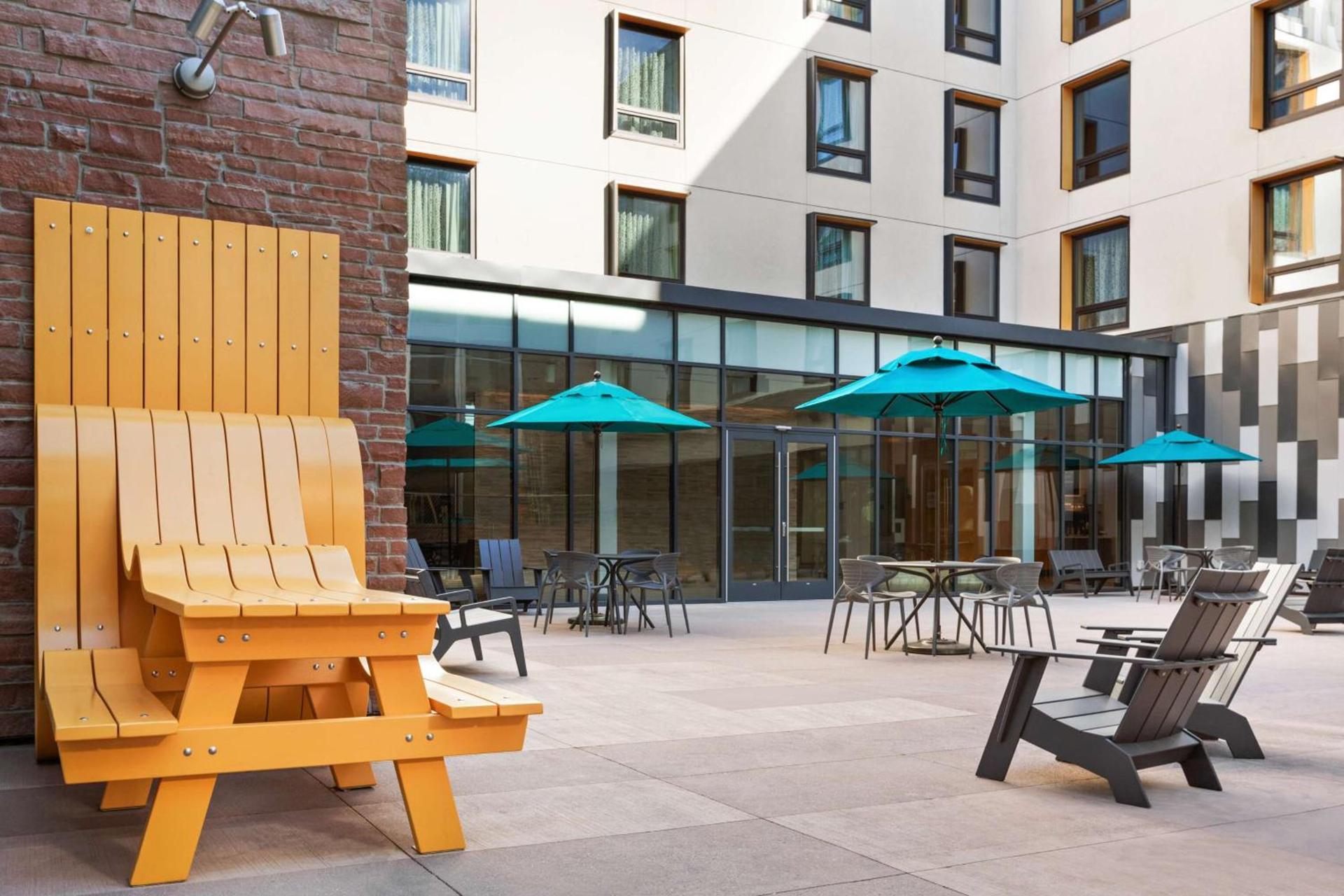 Embassy Suites By Hilton Boulder photo 4