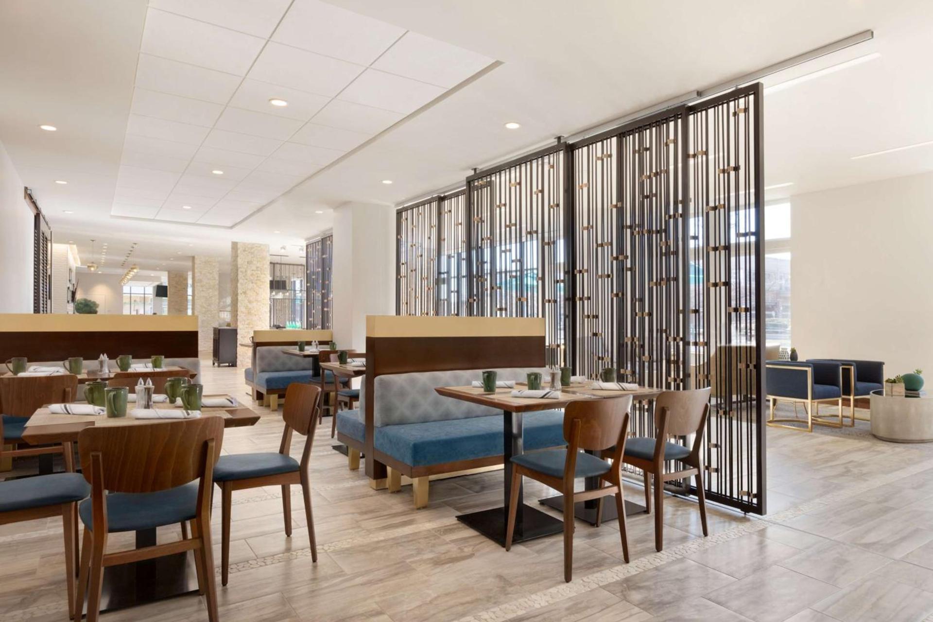 Embassy Suites By Hilton Boulder photo 9