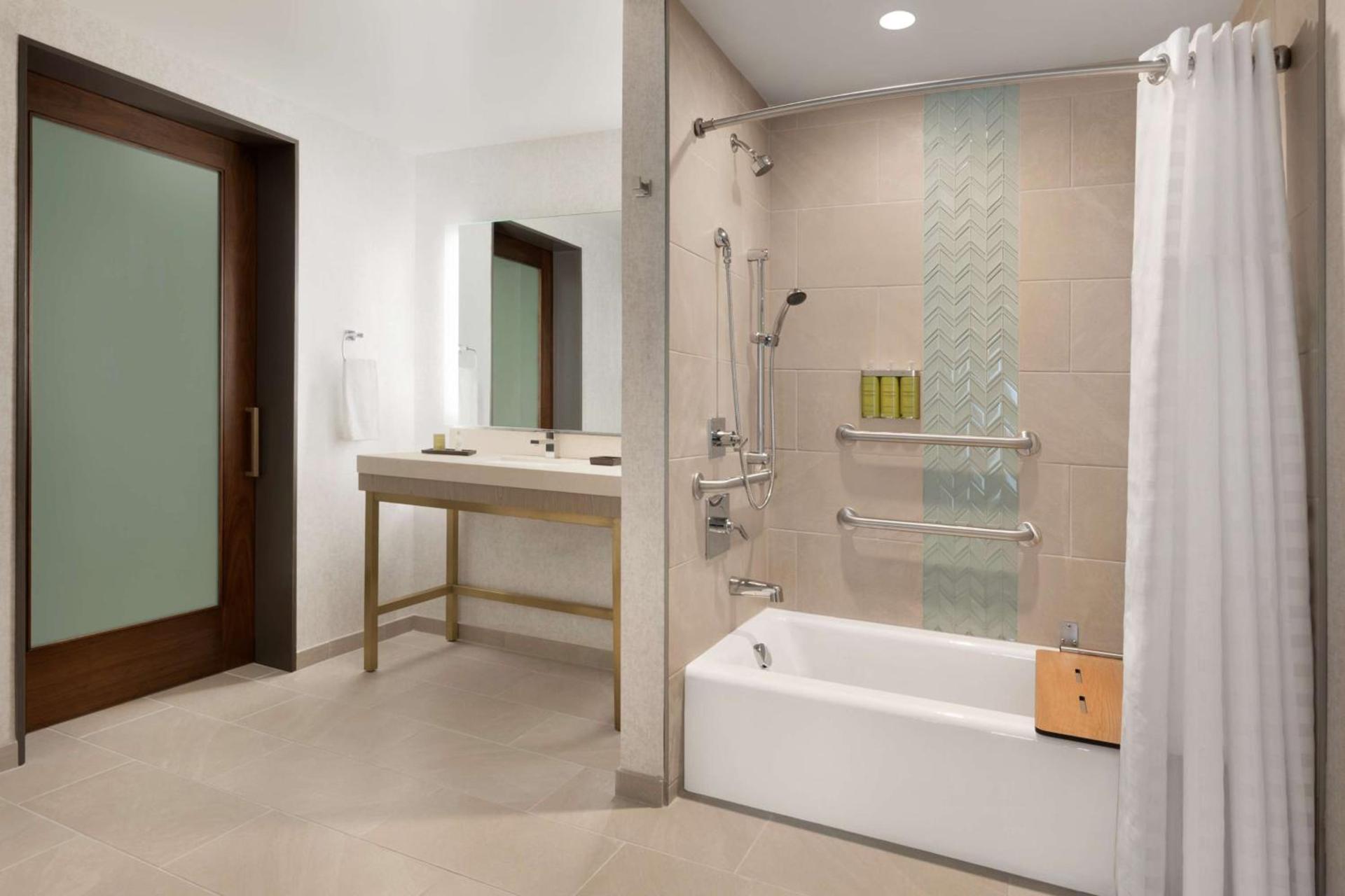Embassy Suites By Hilton Boulder photo 31