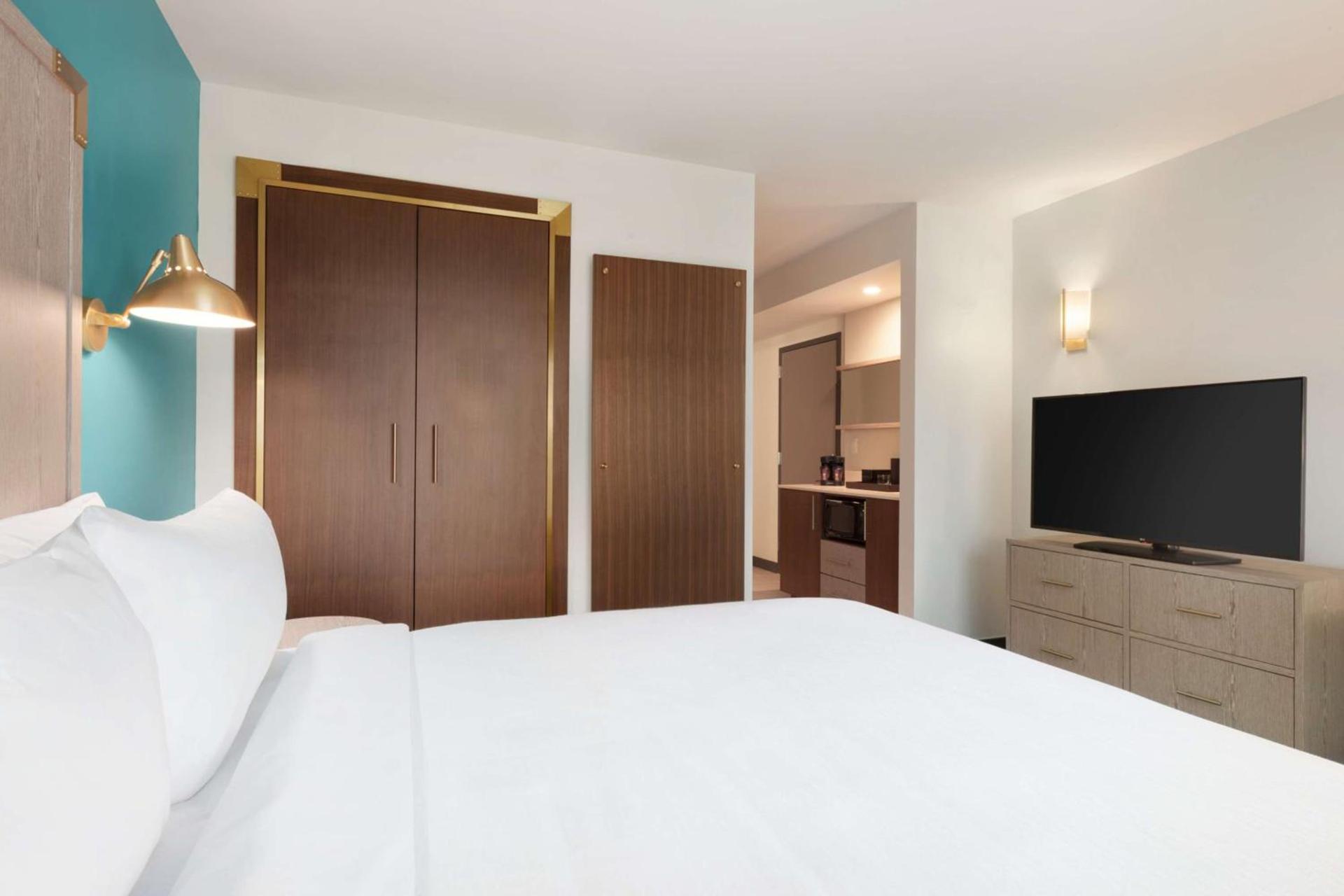 Embassy Suites By Hilton Boulder photo 34