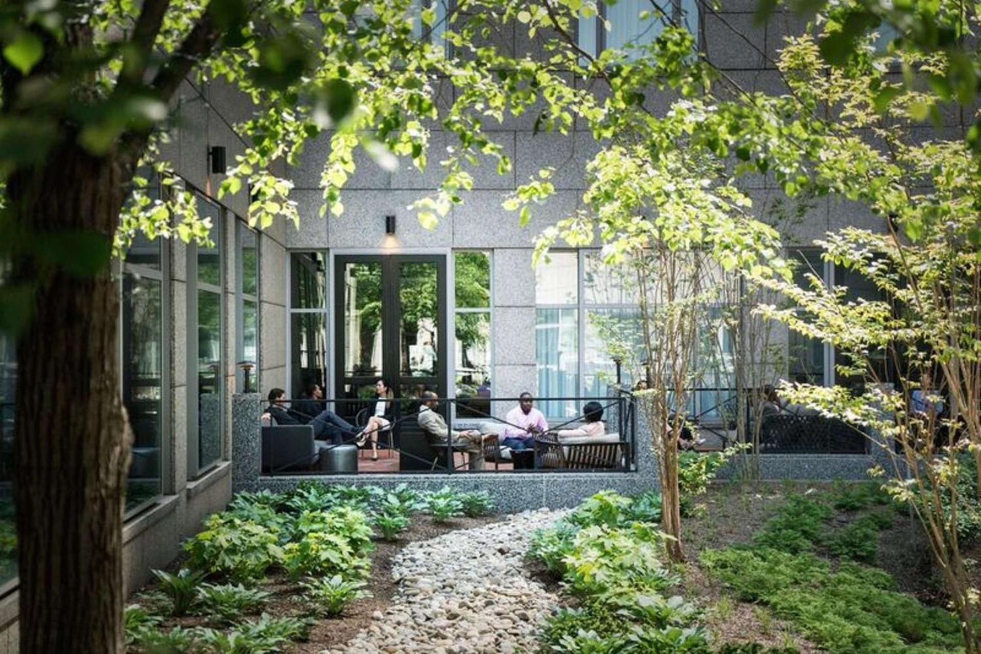 The Logan Philadelphia, Curio Collection by Hilton photo 3