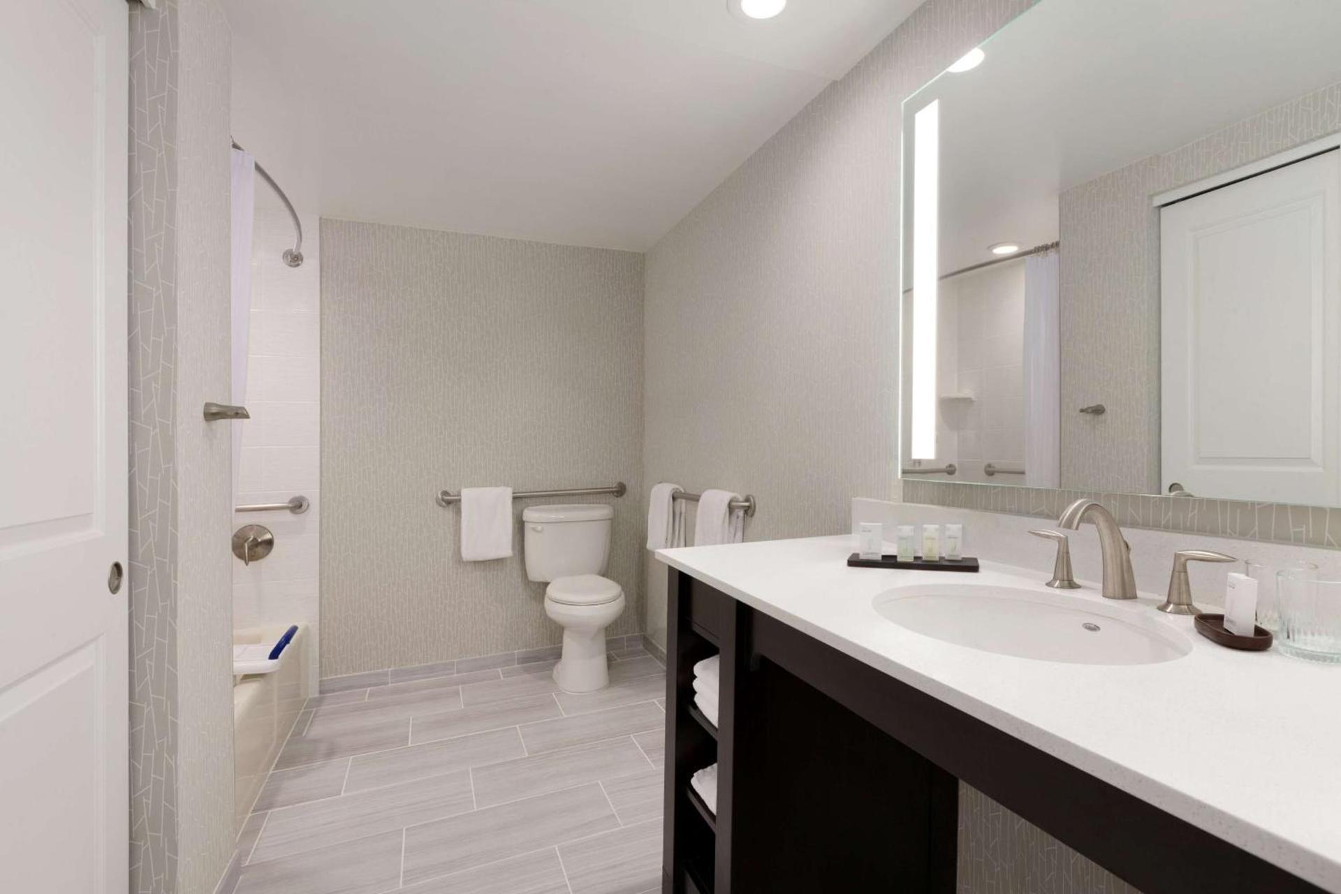 Embassy Suites by Hilton Irvine Orange County Airport photo 33