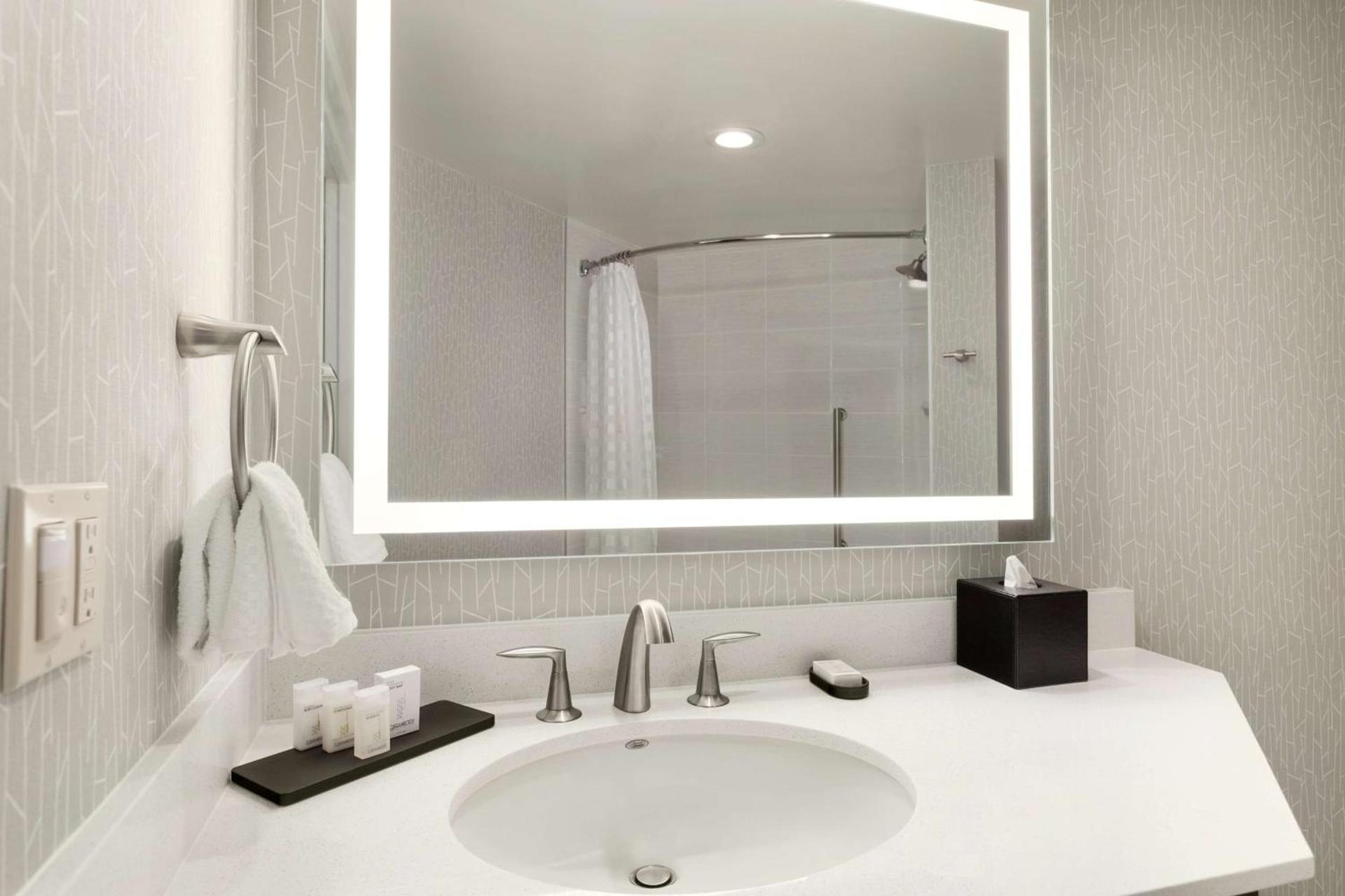 Embassy Suites by Hilton Irvine Orange County Airport photo 37