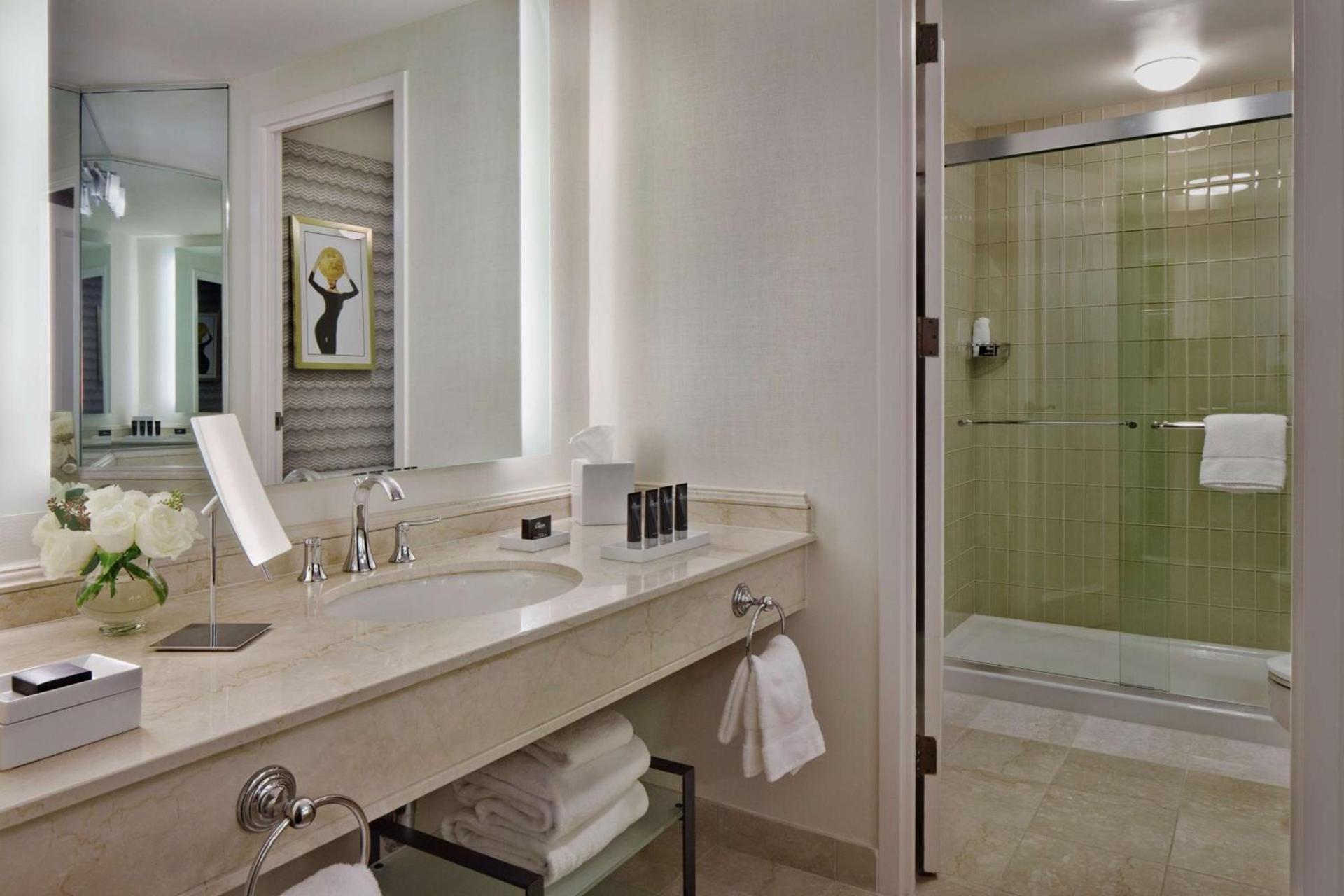 The Logan Philadelphia, Curio Collection by Hilton photo 55