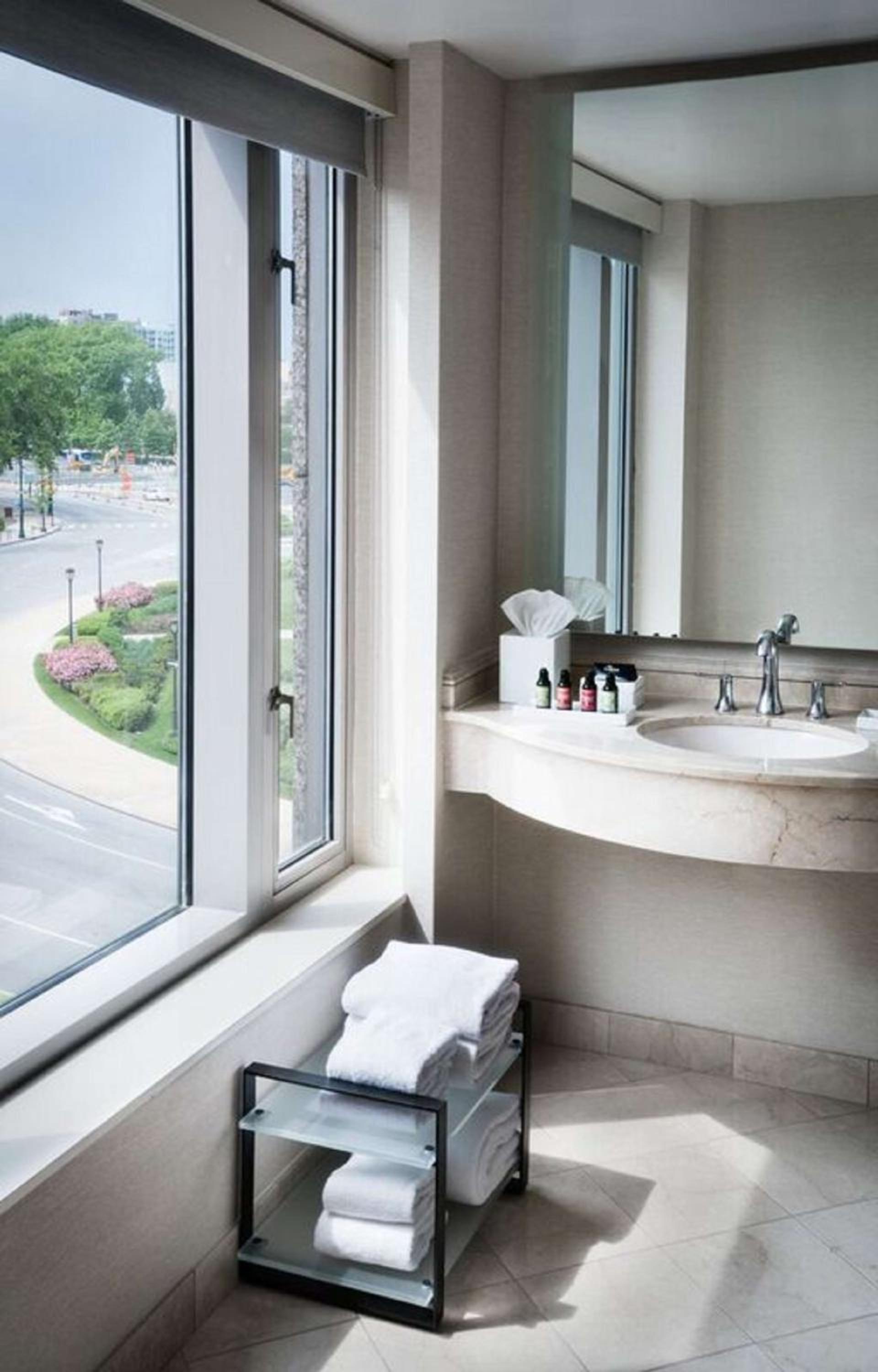 The Logan Philadelphia, Curio Collection by Hilton photo 59