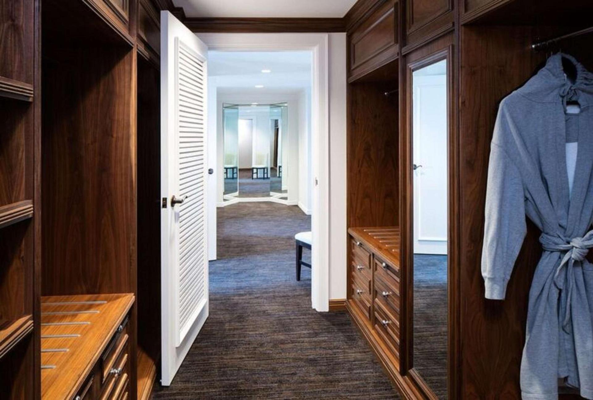 The Logan Philadelphia, Curio Collection by Hilton photo 81