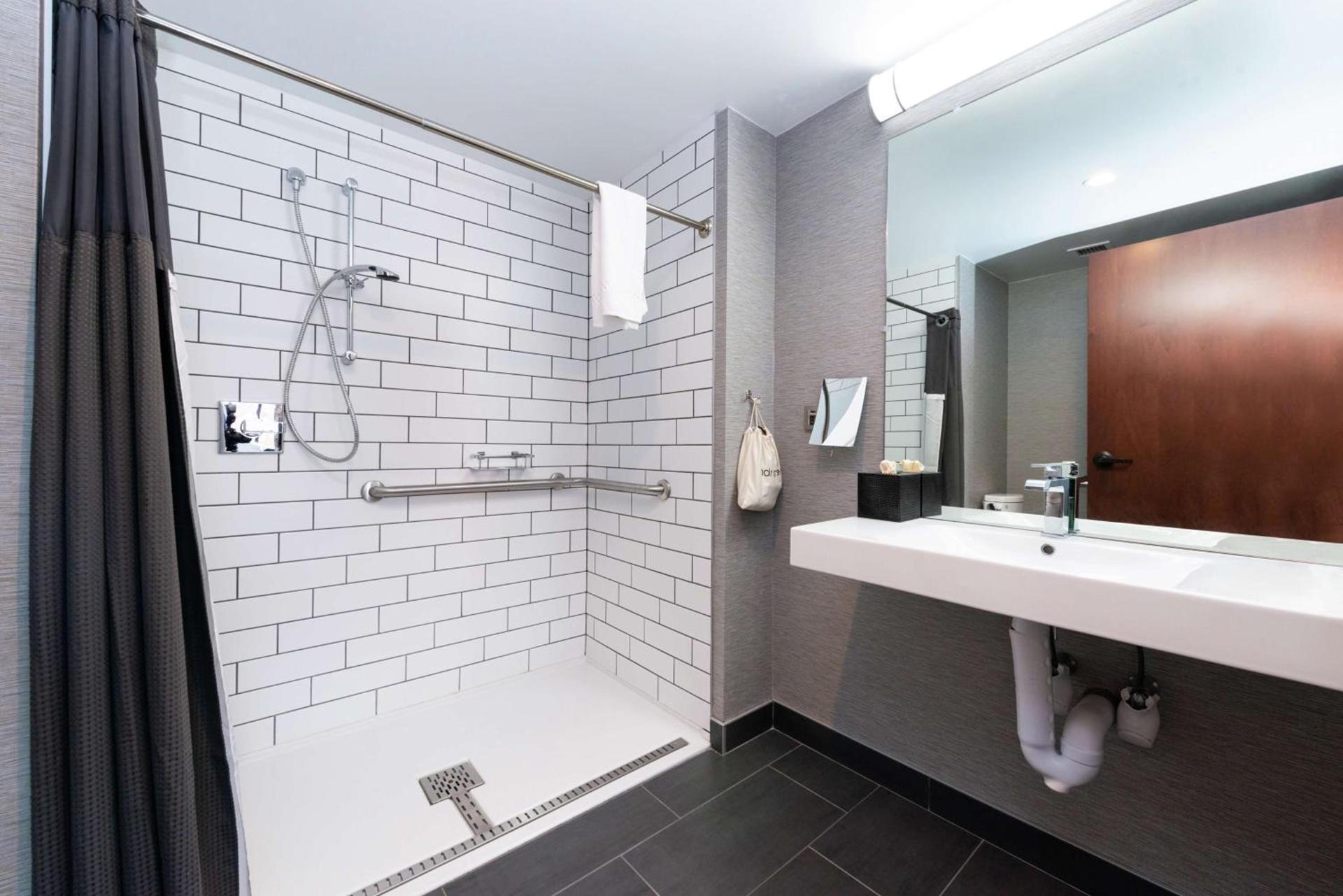 Joinery Hotel Pittsburgh, Curio Collection by Hilton photo 9