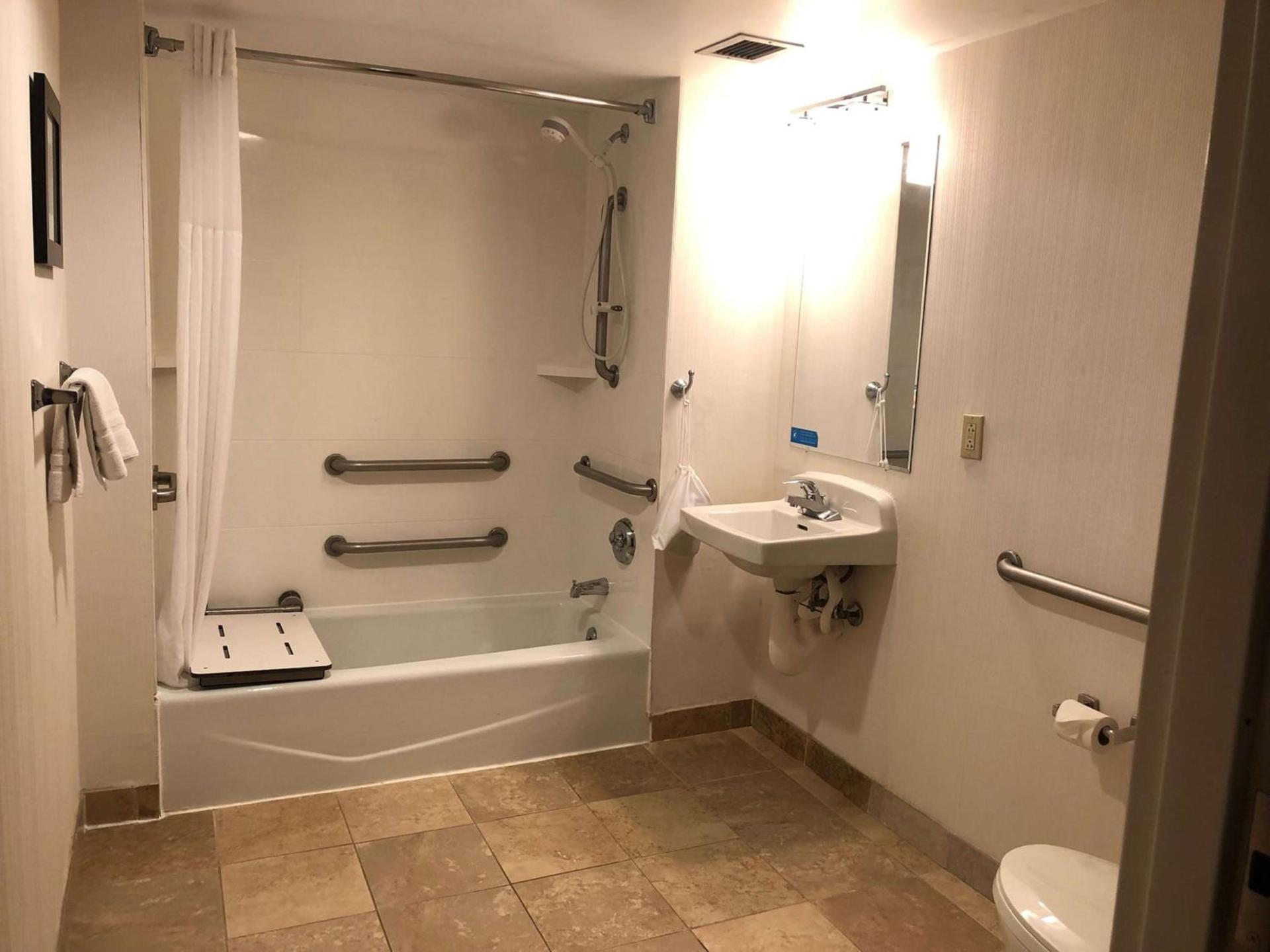 Ann Arbor North Inn photo 9