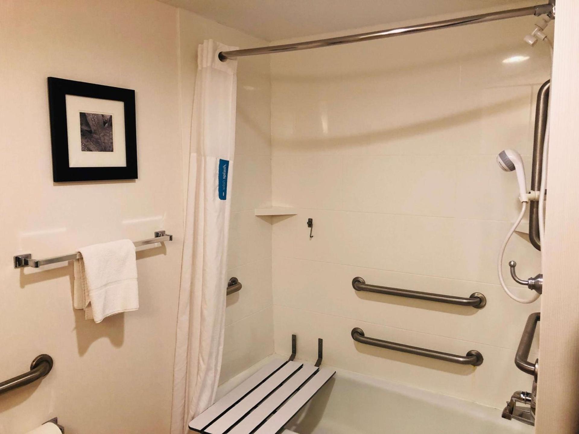 Ann Arbor North Inn photo 11