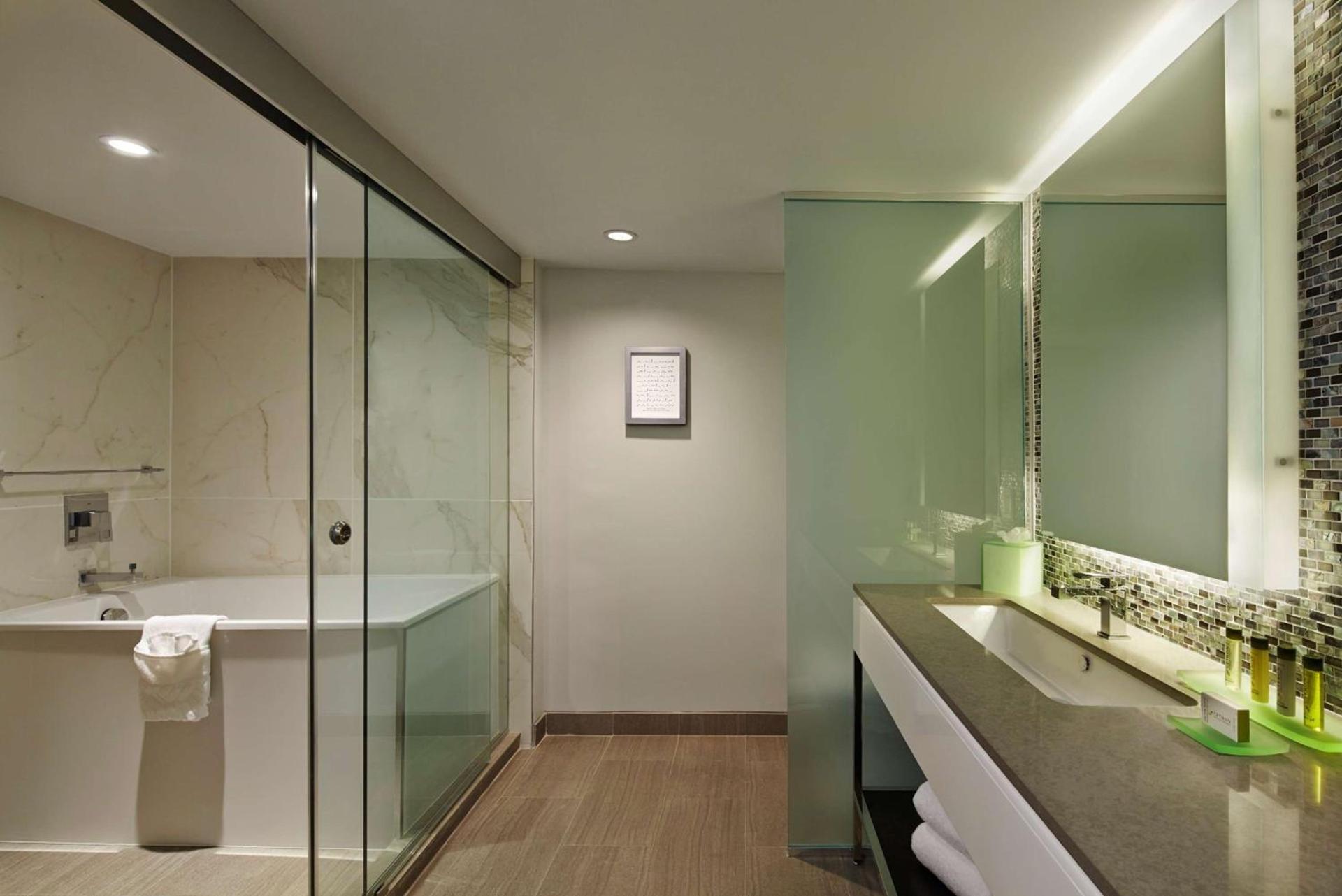 Waterstone Resort & Marina Boca Raton, Curio Collection by Hilton photo 16