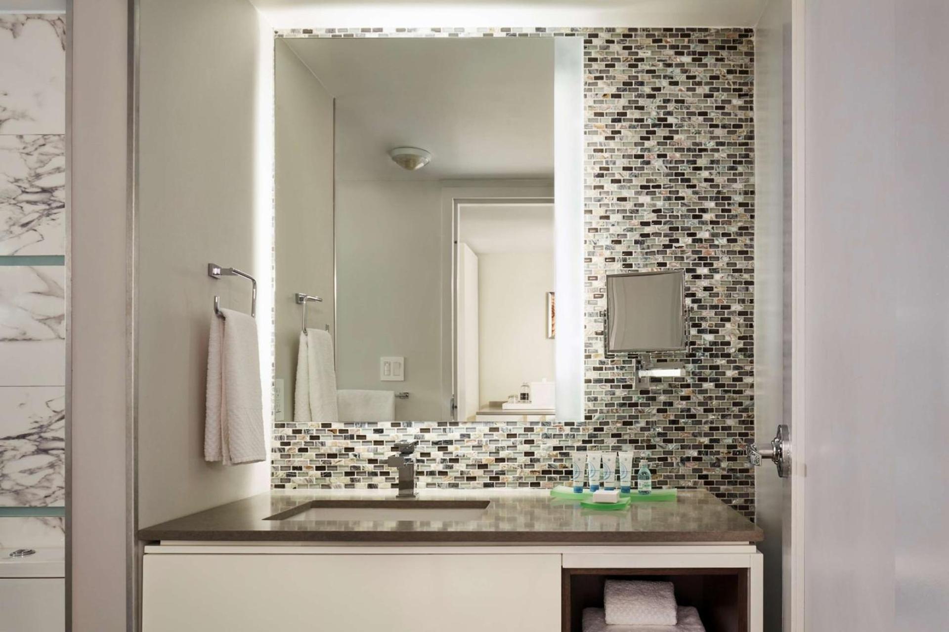 Waterstone Resort & Marina Boca Raton, Curio Collection by Hilton photo 20