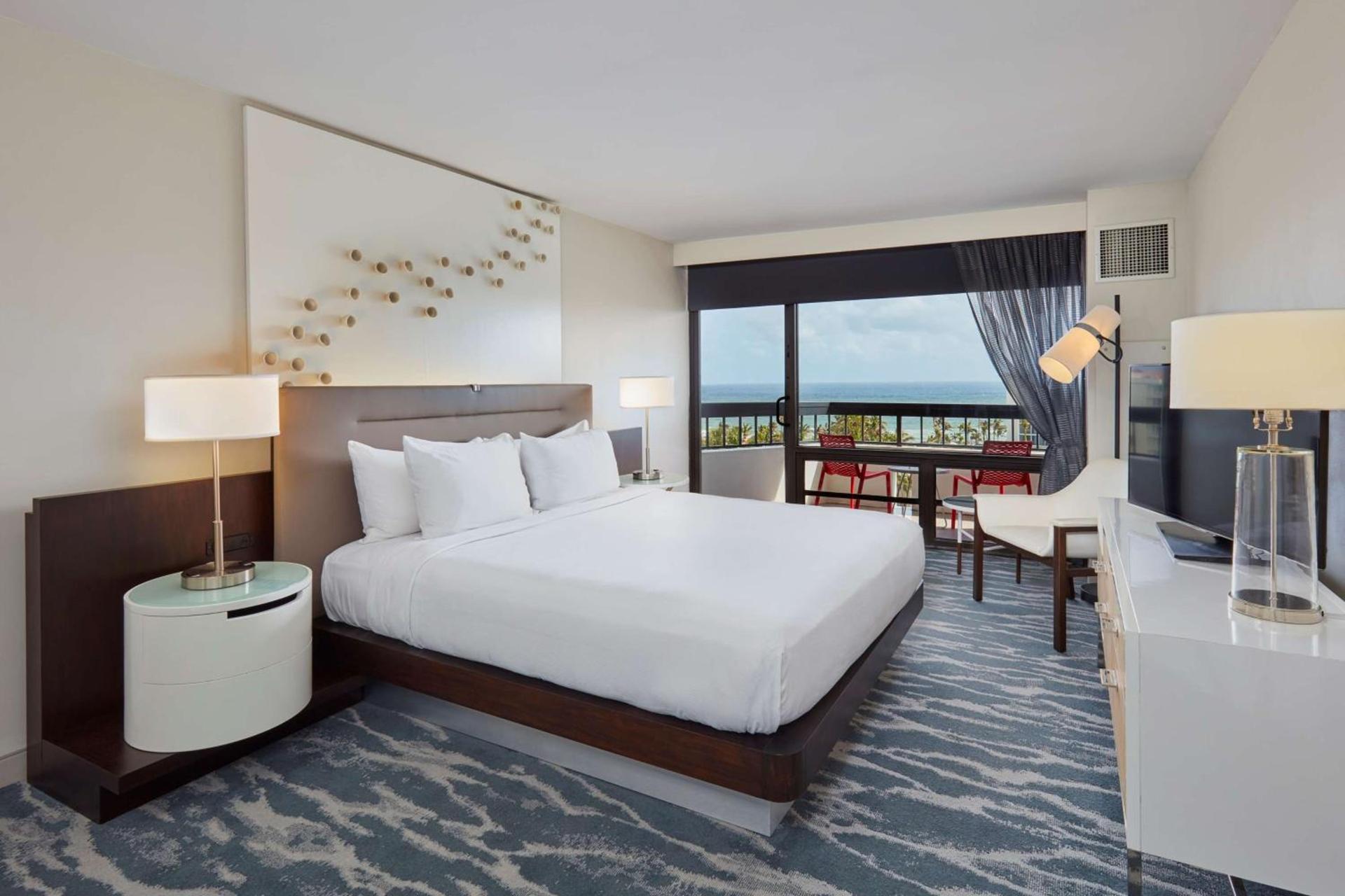 Waterstone Resort & Marina Boca Raton, Curio Collection by Hilton photo 26
