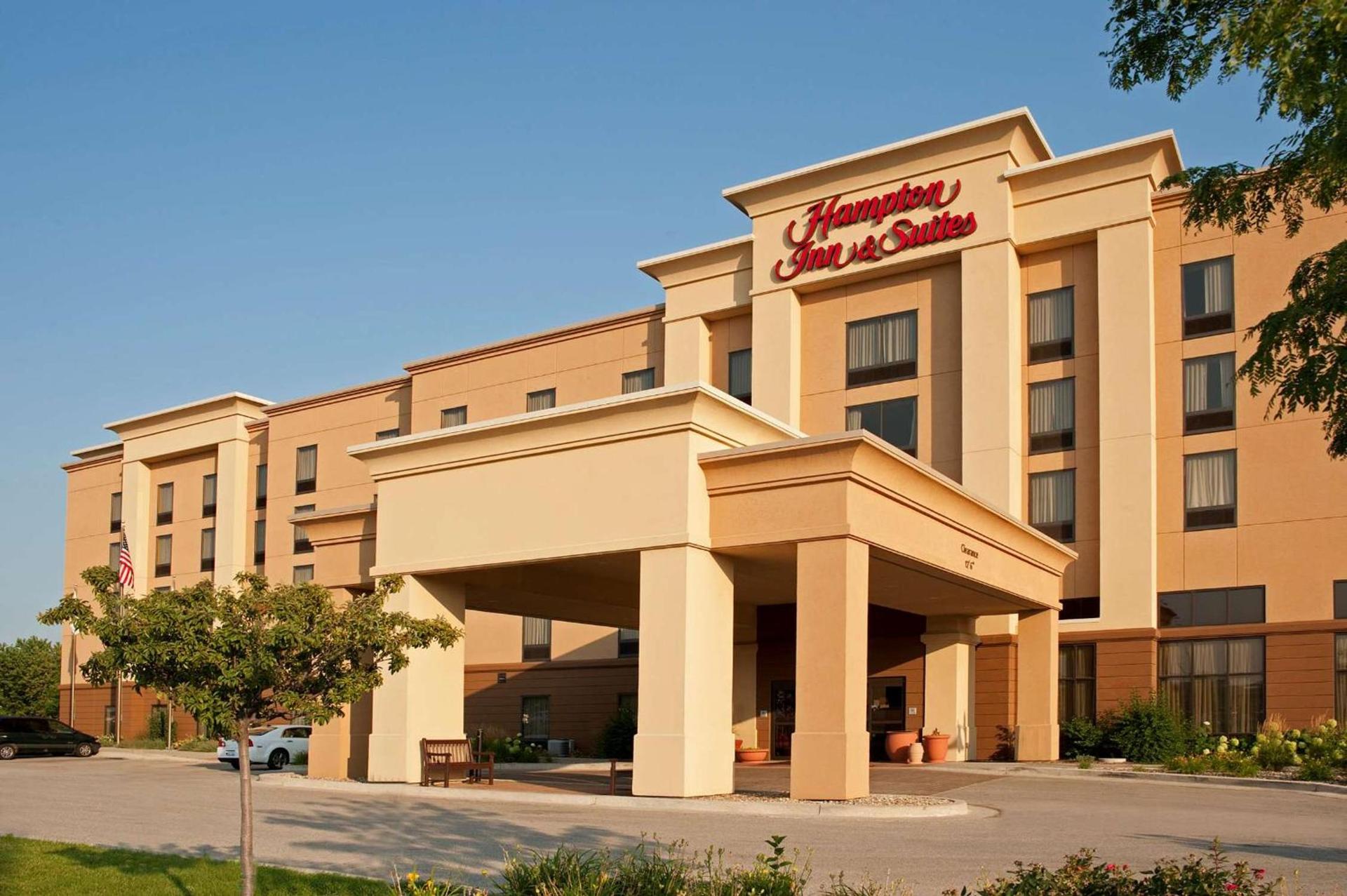 Hampton Inn & Suites Bloomington-Normal photo 2