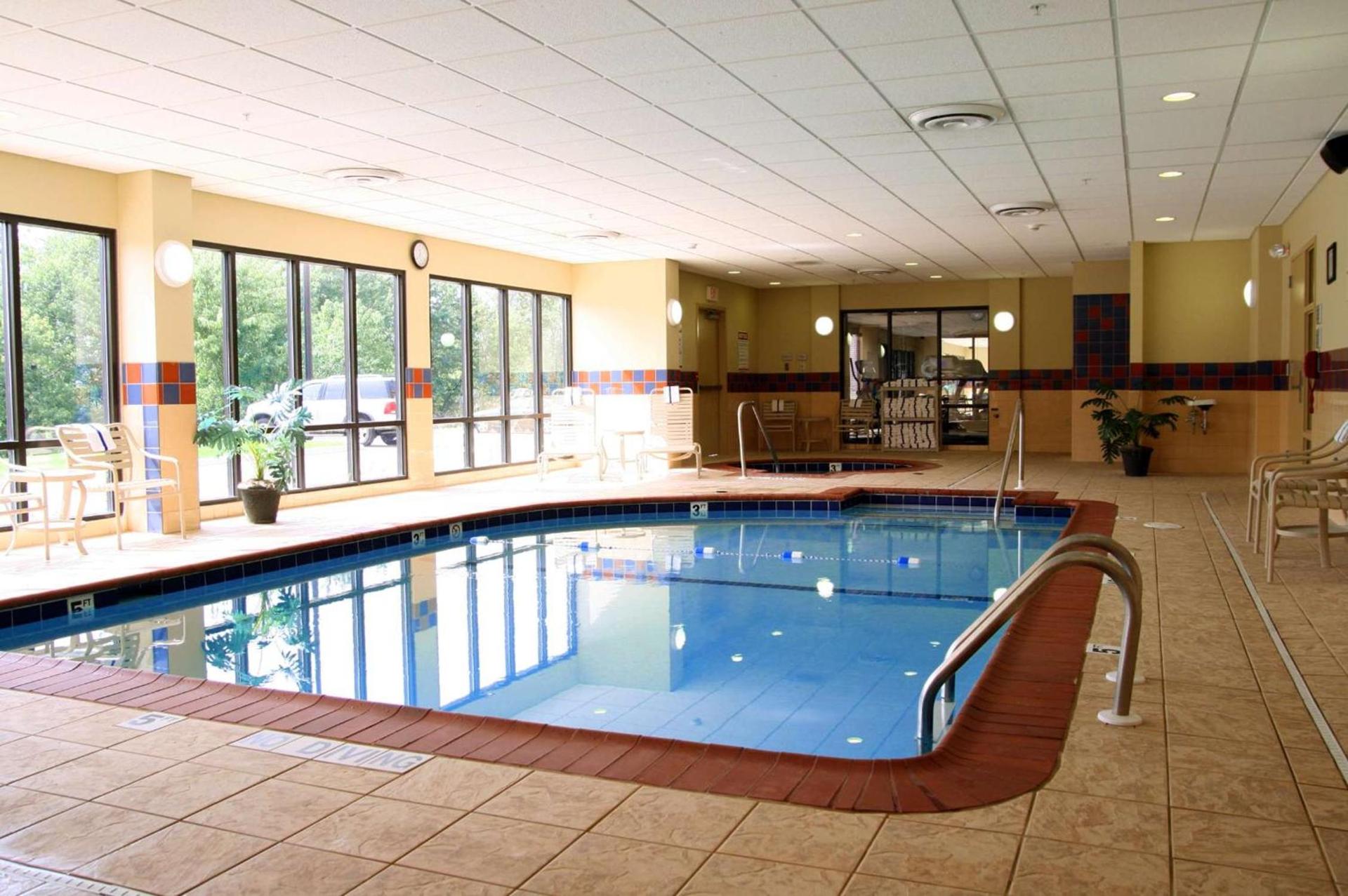 Hampton Inn & Suites Bloomington-Normal photo 5