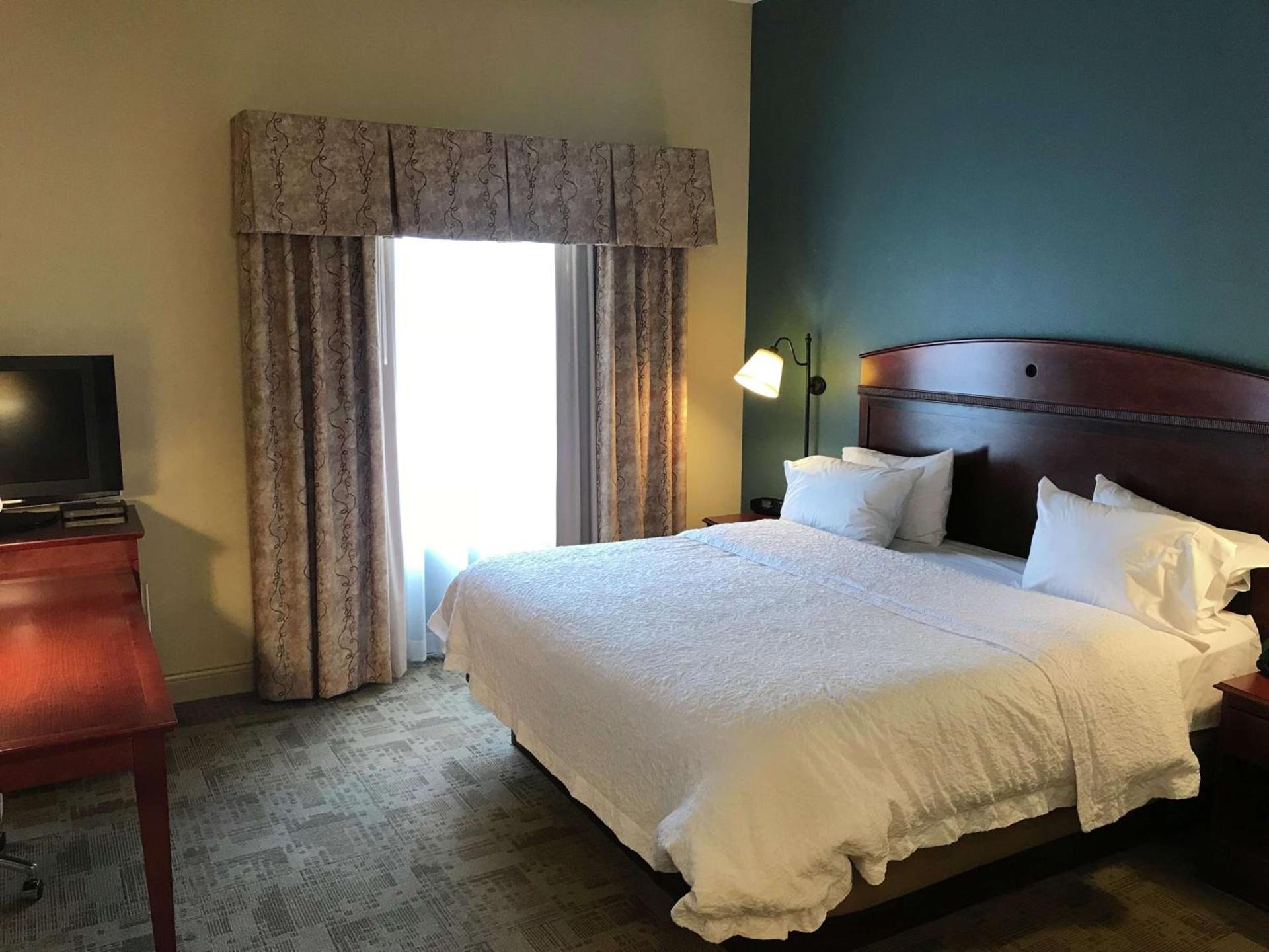 Hampton Inn & Suites Bloomington-Normal photo 11