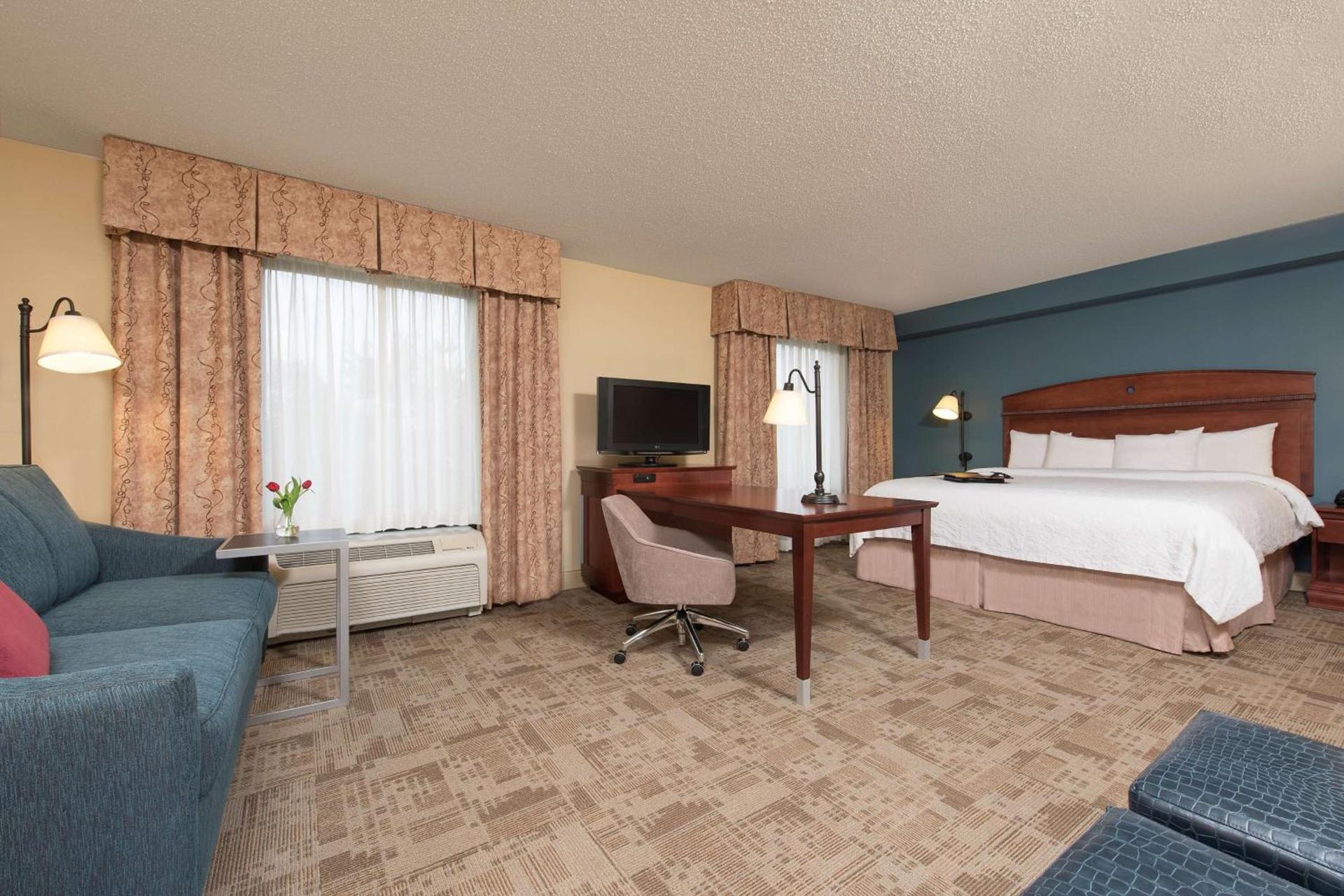 Hampton Inn & Suites Bloomington-Normal photo 18