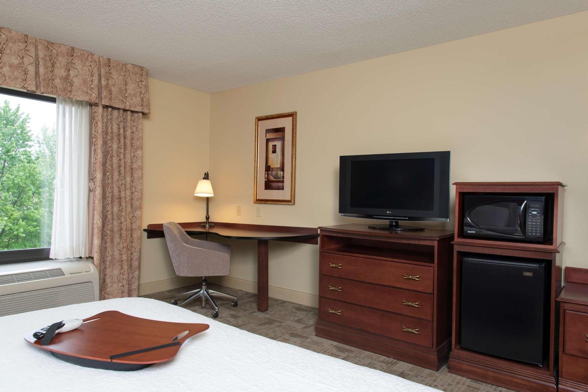 Hampton Inn & Suites Bloomington-Normal photo 25
