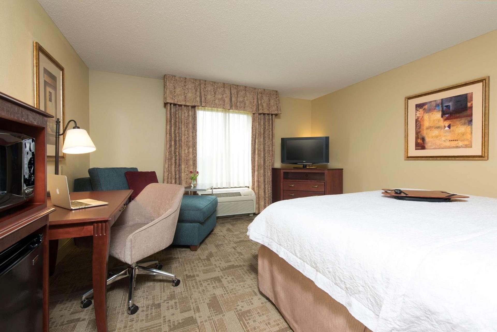 Hampton Inn & Suites Bloomington-Normal photo 28