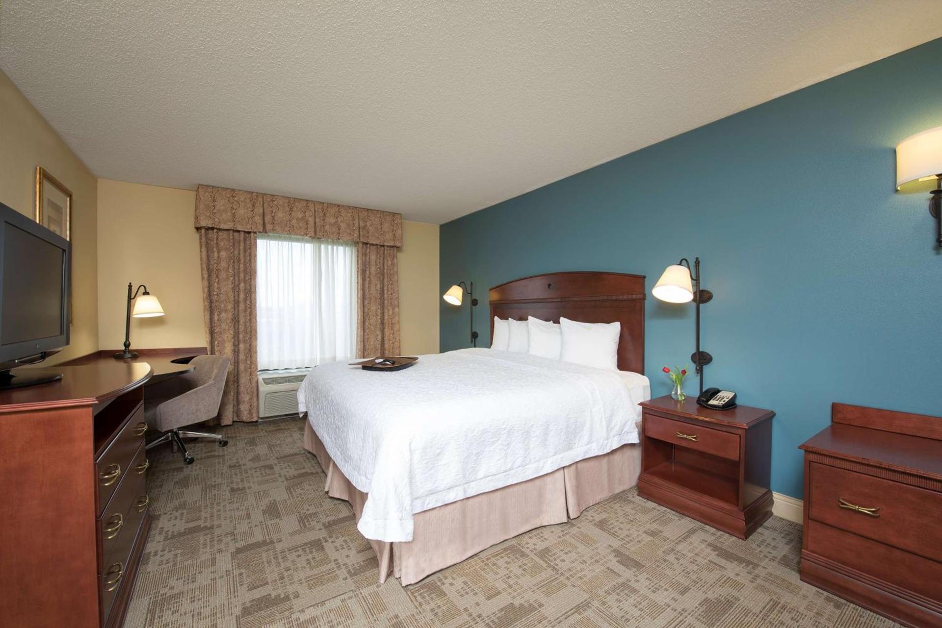 Hampton Inn & Suites Bloomington-Normal photo 29
