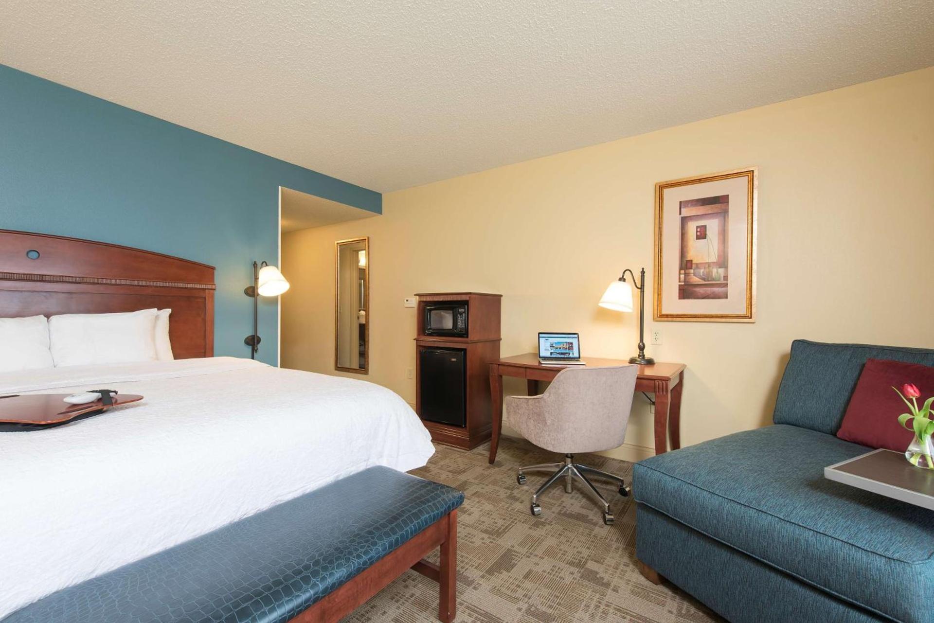 Hampton Inn & Suites Bloomington-Normal photo 30