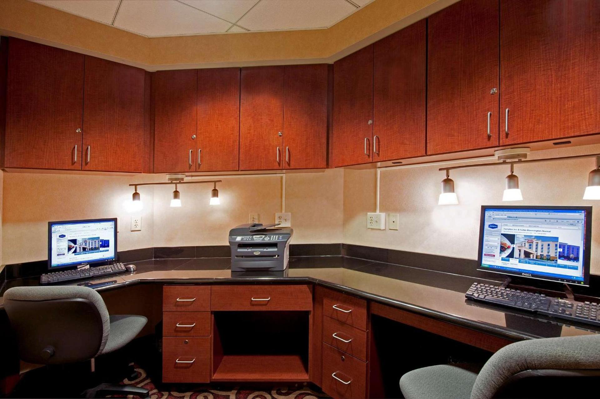 Hampton Inn & Suites Bloomington-Normal photo 35