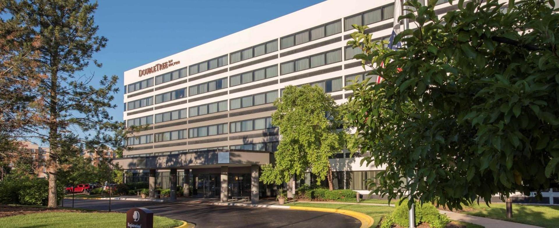 DoubleTree by Hilton Chicago Schaumburg photo 3