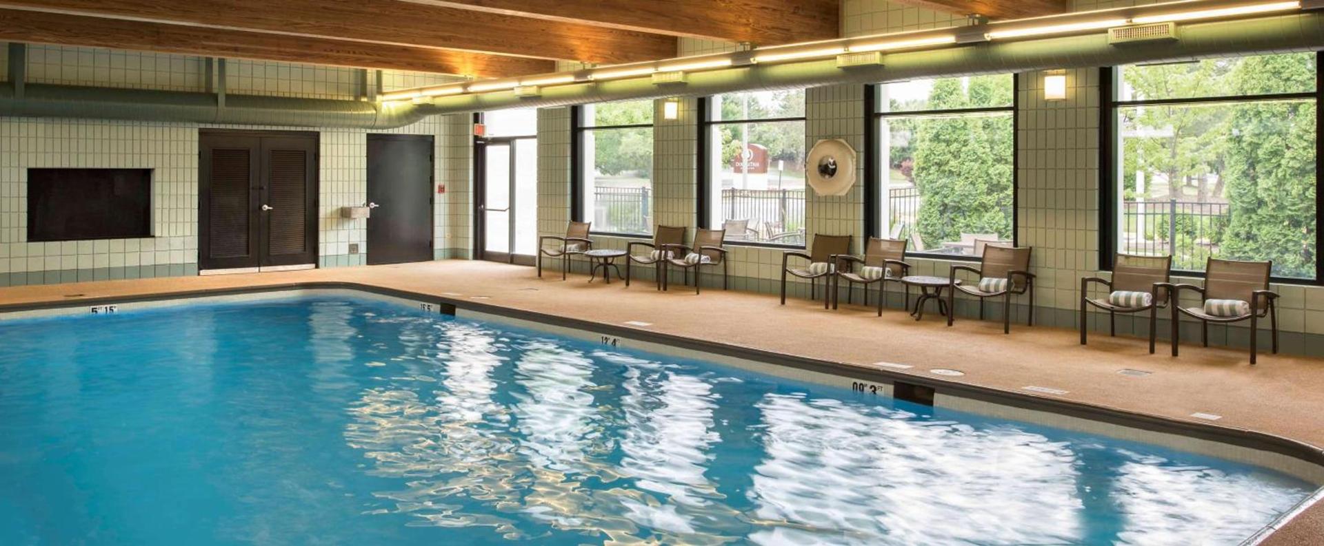 DoubleTree by Hilton Chicago Schaumburg photo 2