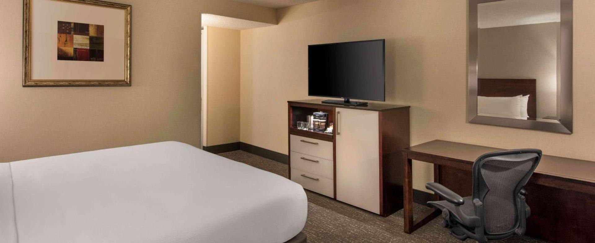 DoubleTree by Hilton Chicago Schaumburg photo 14