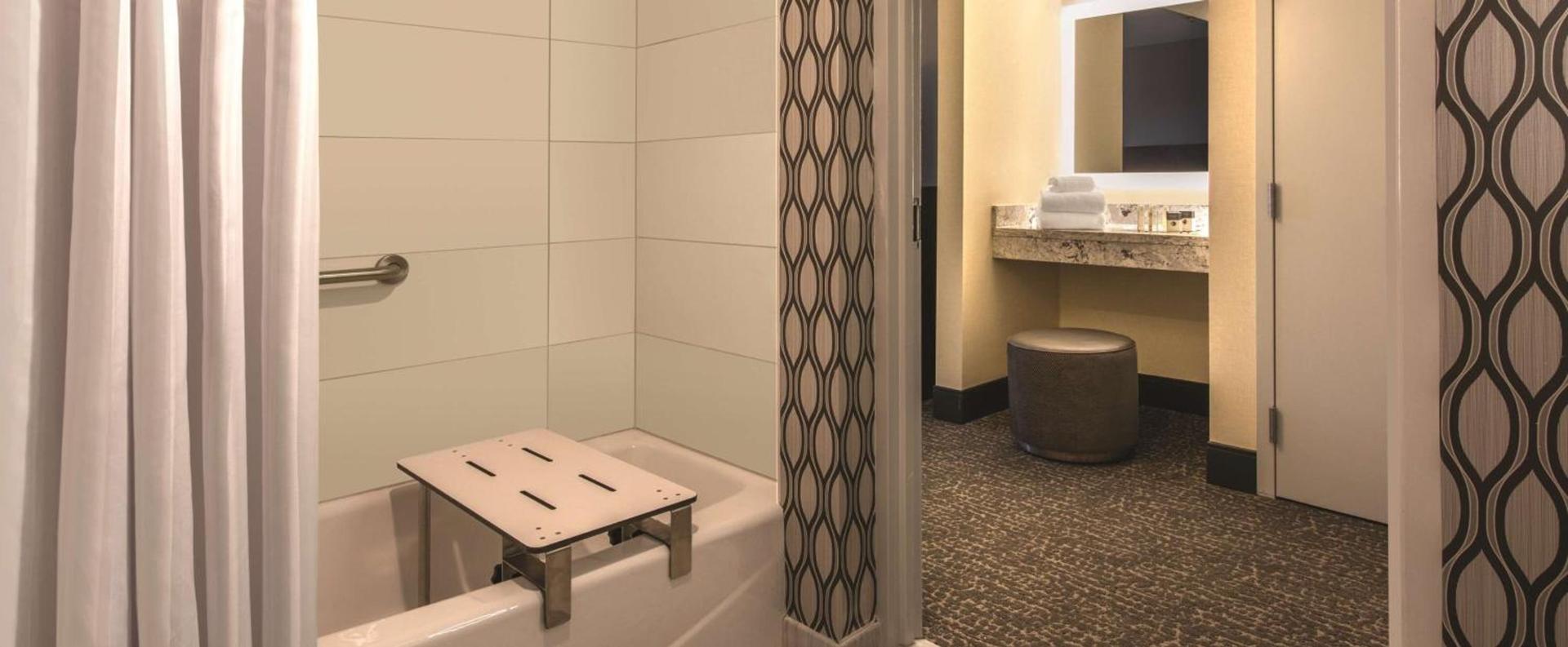 DoubleTree by Hilton Chicago Schaumburg photo 23