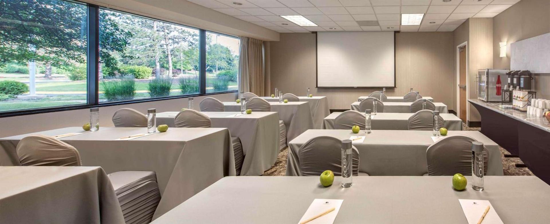 DoubleTree by Hilton Chicago Schaumburg photo 24