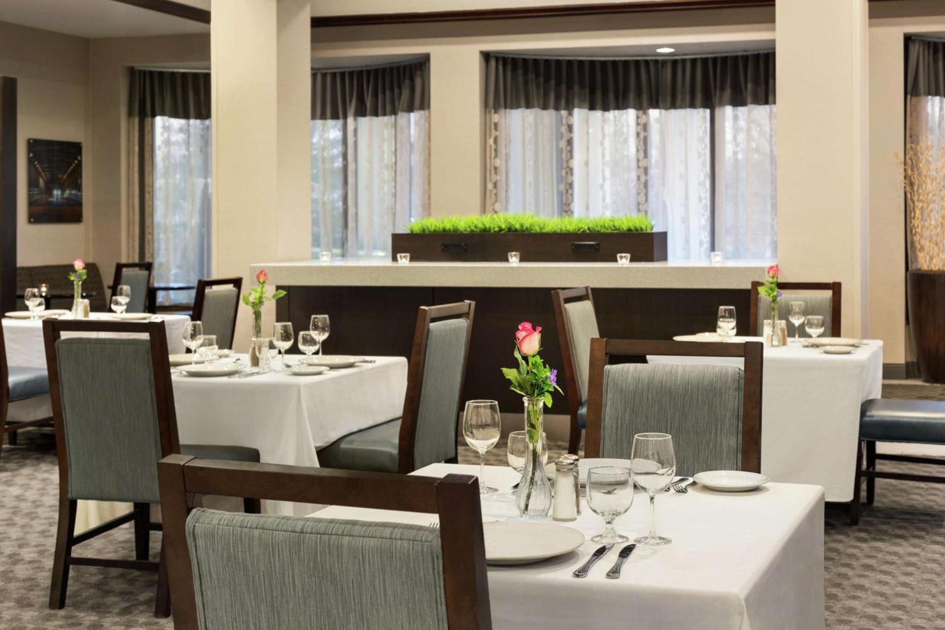 DoubleTree by Hilton Hotel Detroit Novi photo 4