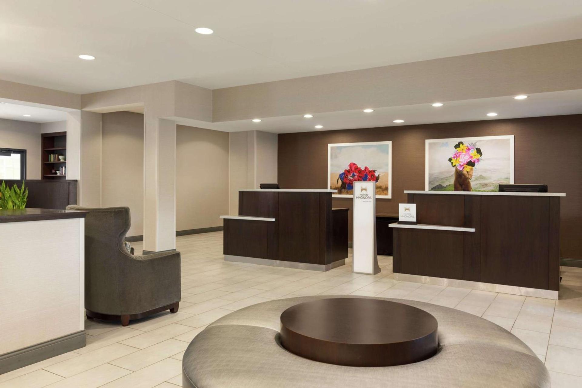 DoubleTree by Hilton Hotel Detroit Novi photo 3