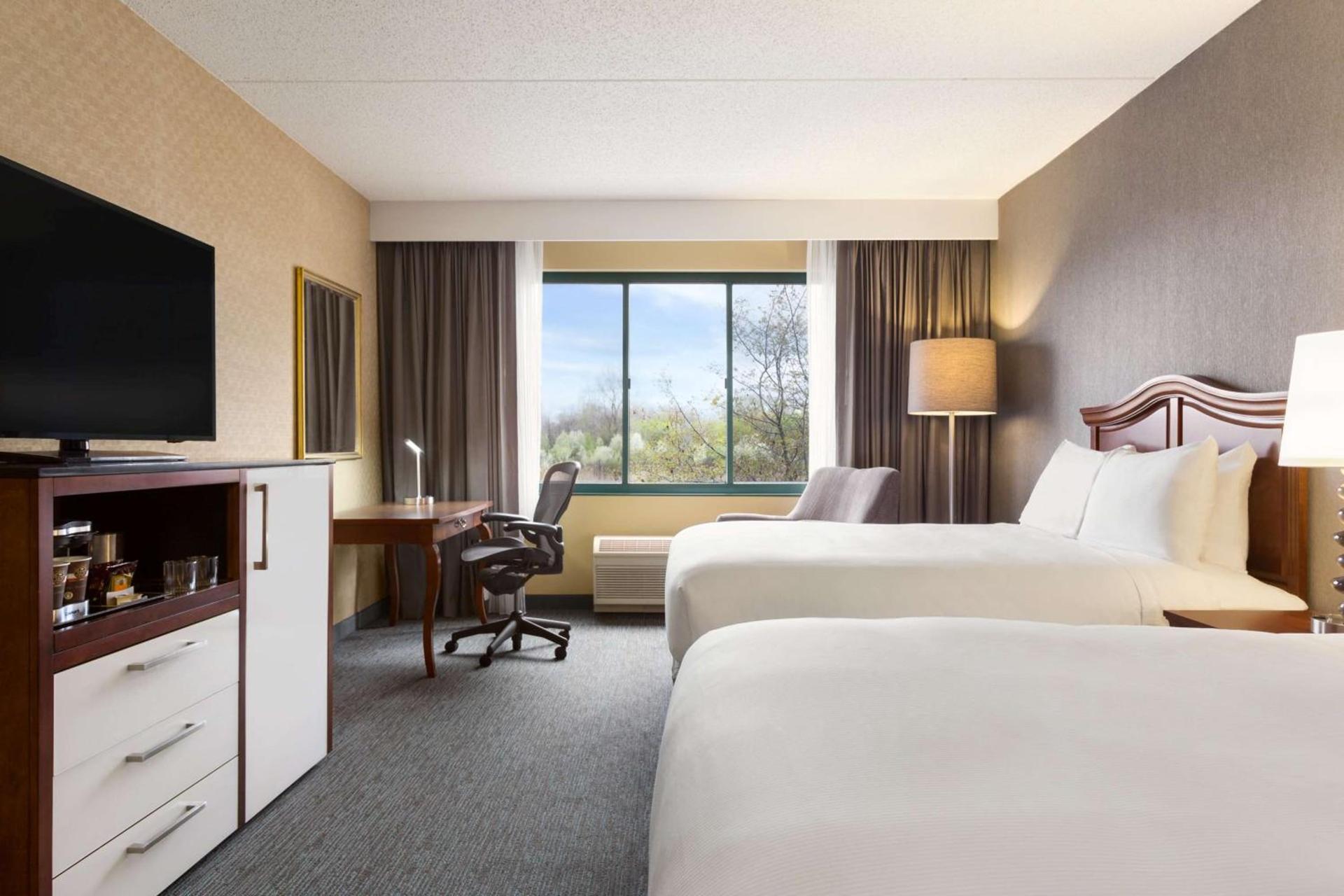 DoubleTree by Hilton Hotel Detroit Novi photo 13