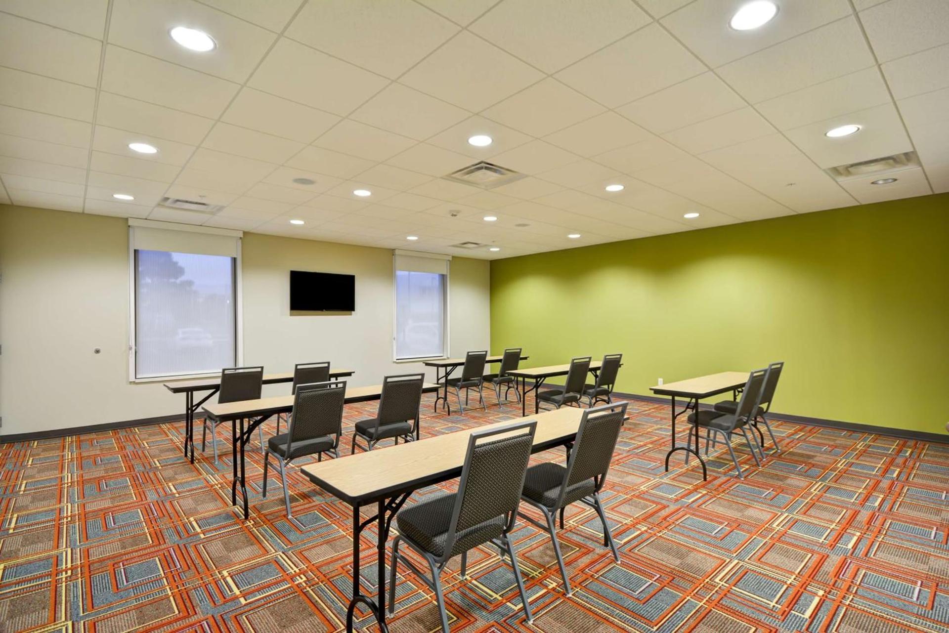 Home2 Suites By Hilton Decatur Ingalls Harbor photo 37