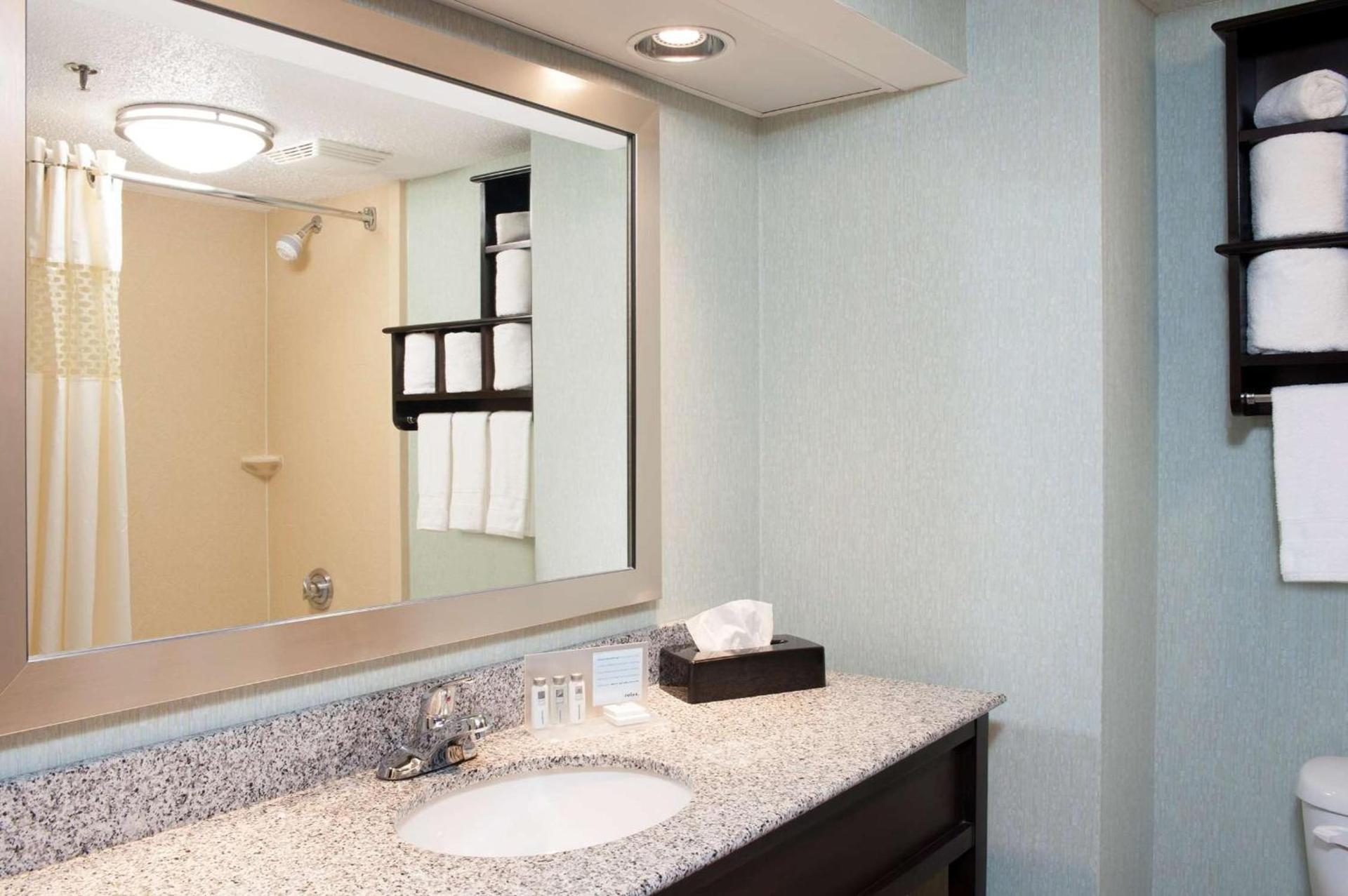 Hampton Inn & Suites Kokomo photo 7