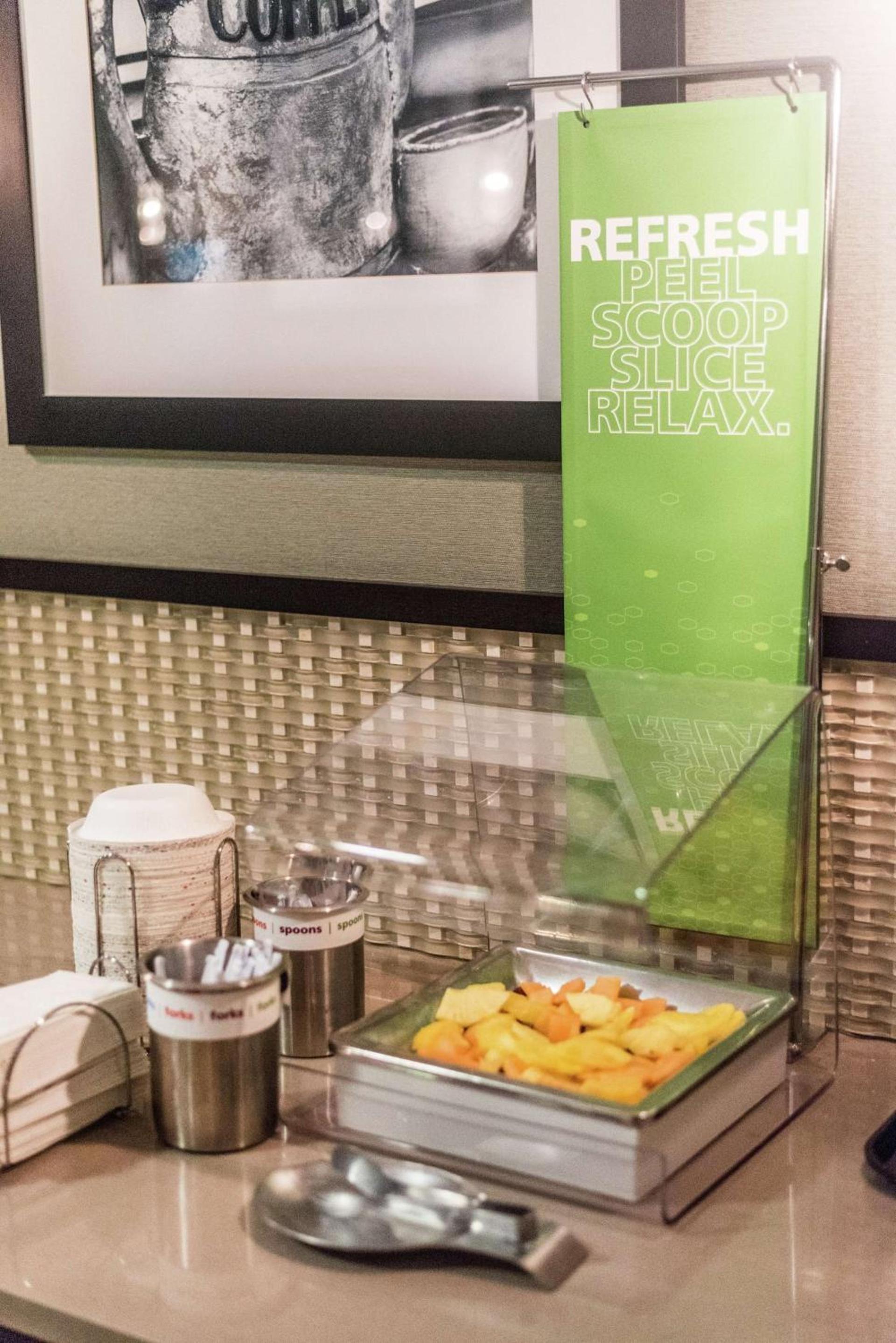Hampton Inn Muskegon photo 11