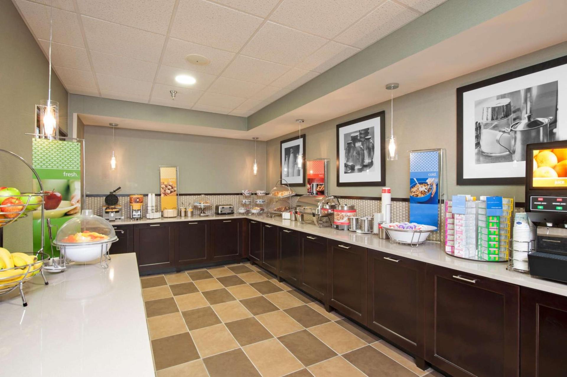 Hampton Inn Muskegon photo 15