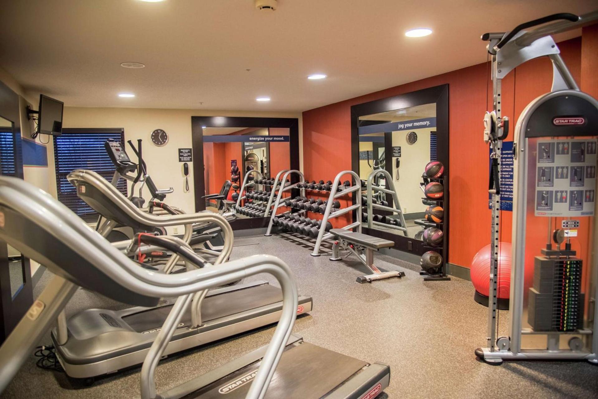 Hampton Inn Muskegon photo 16