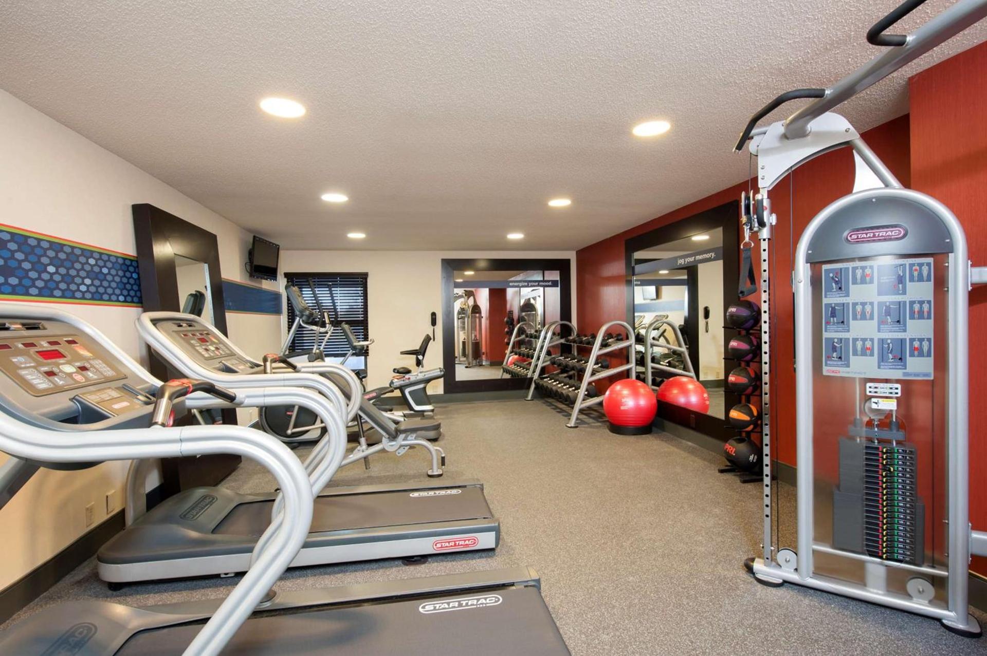 Hampton Inn Muskegon photo 17