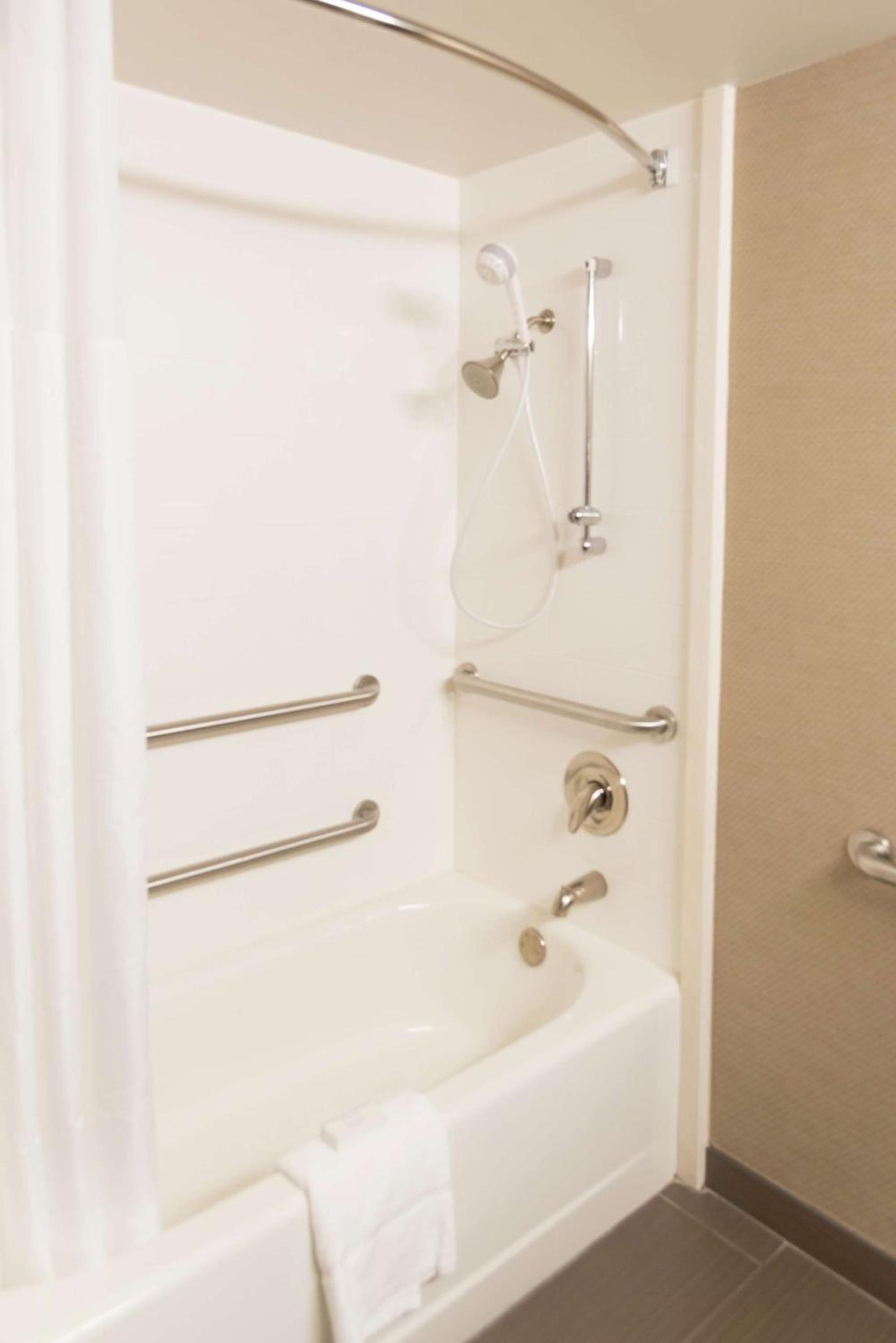 Hampton Inn Muskegon photo 21