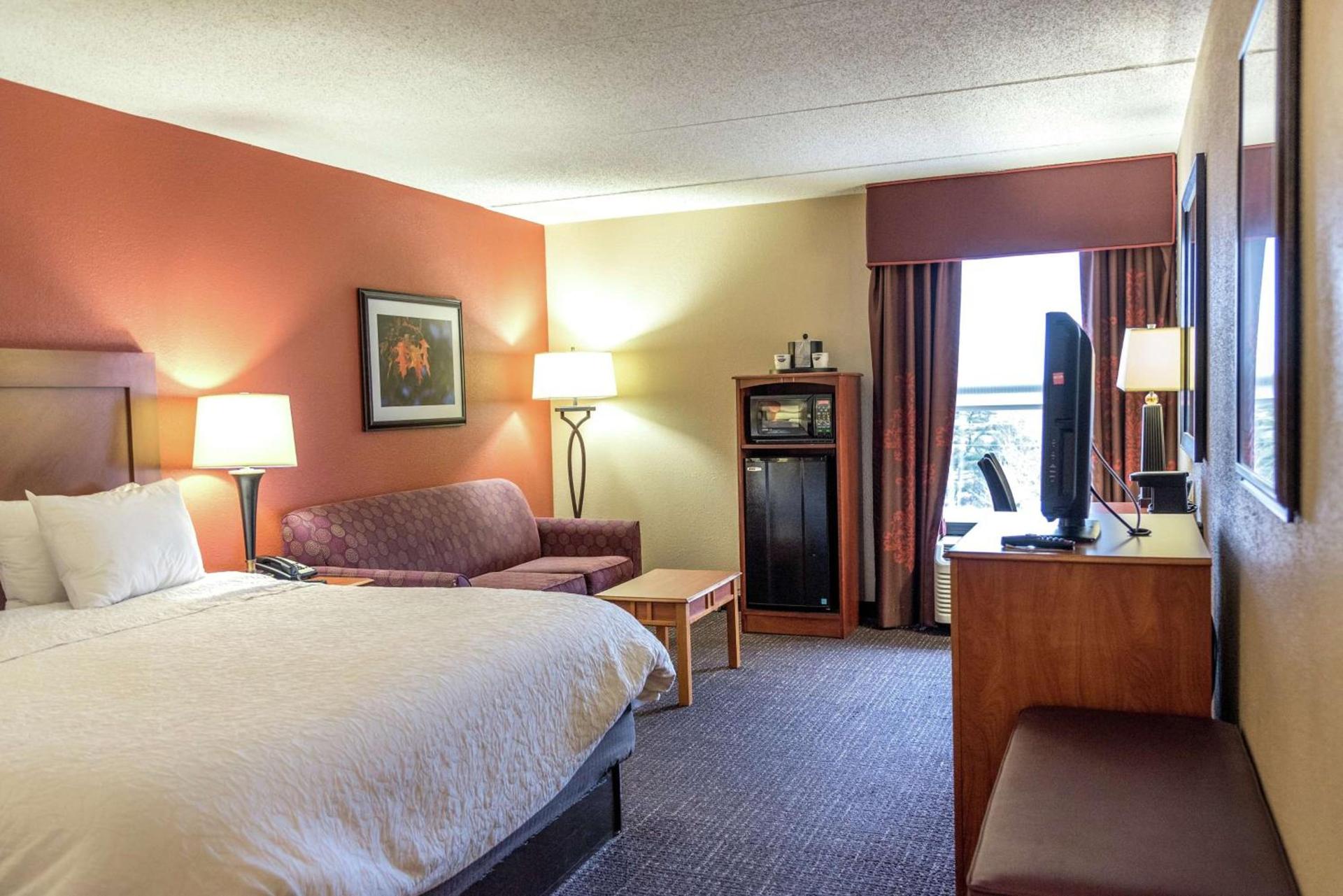 Hampton Inn Muskegon photo 23