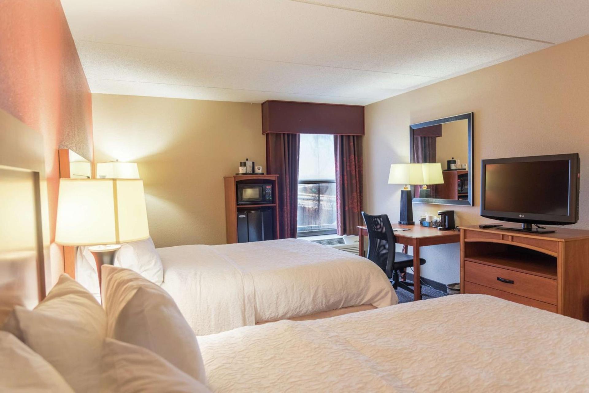 Hampton Inn Muskegon photo 28