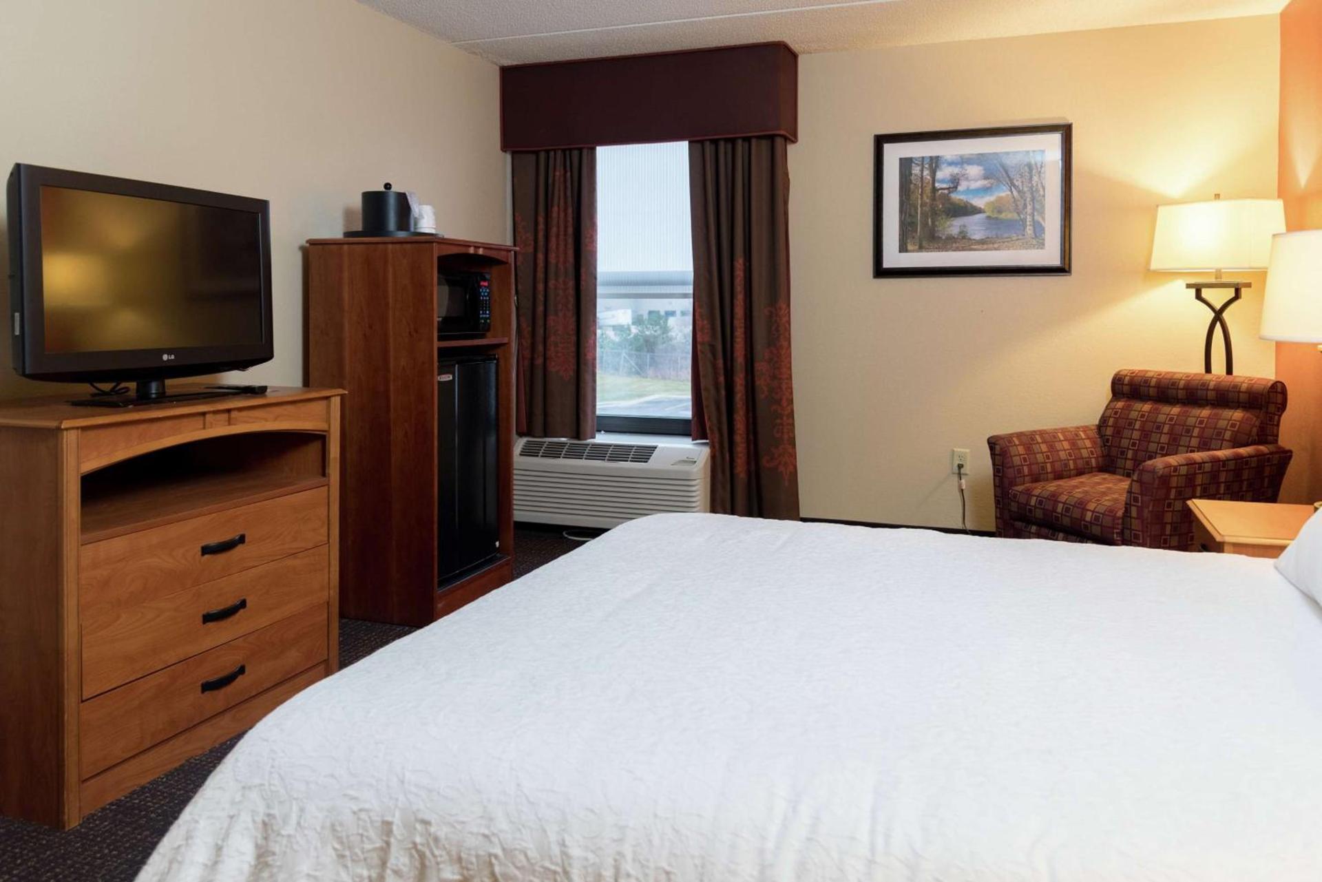 Hampton Inn Muskegon photo 30