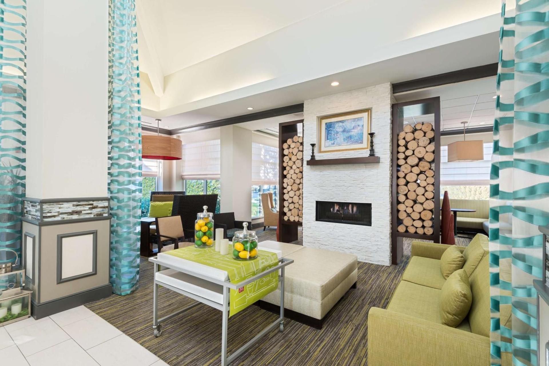Hilton Garden Inn Westbury photo 6