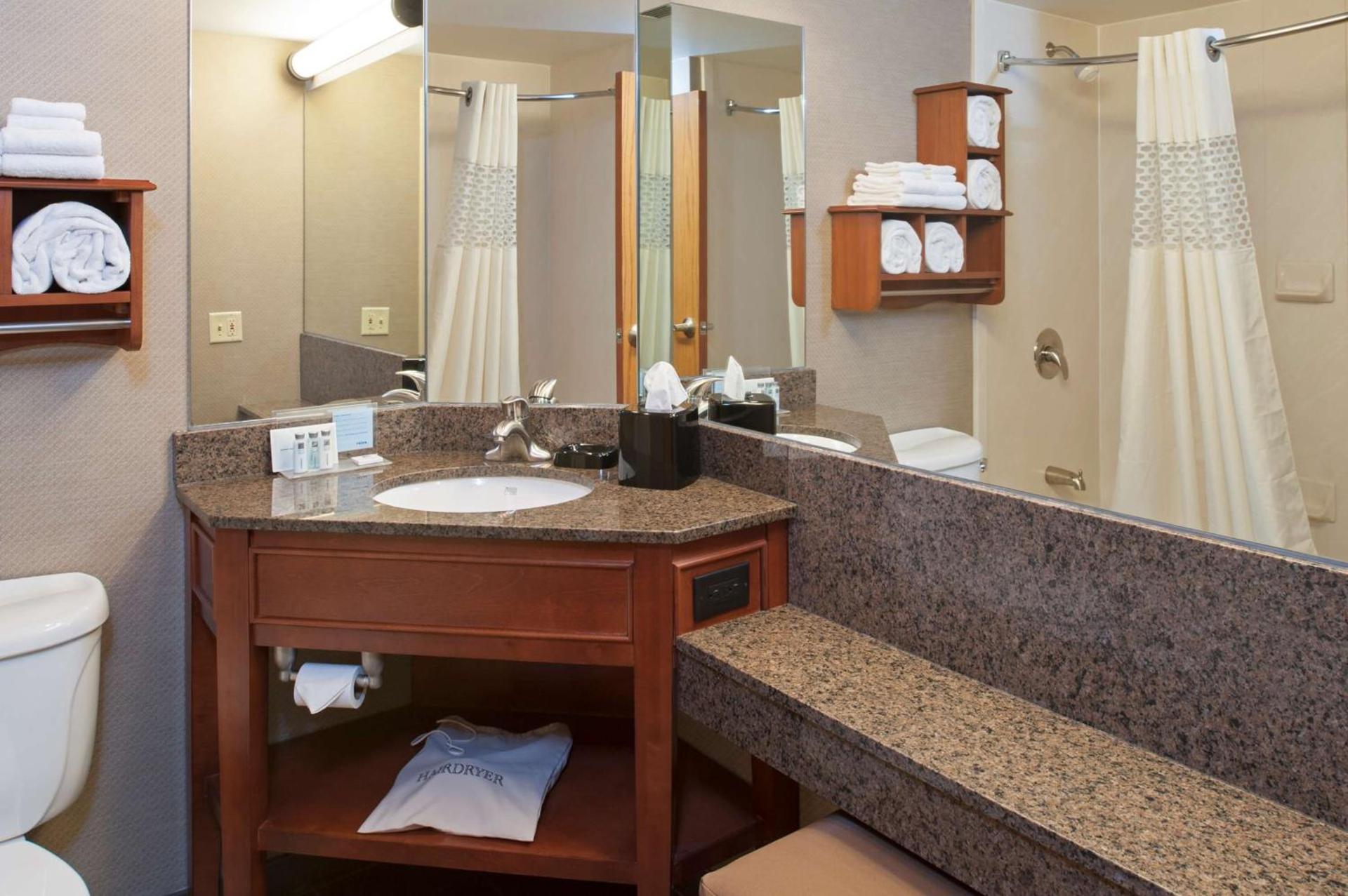 Hampton Inn Muskegon photo 35